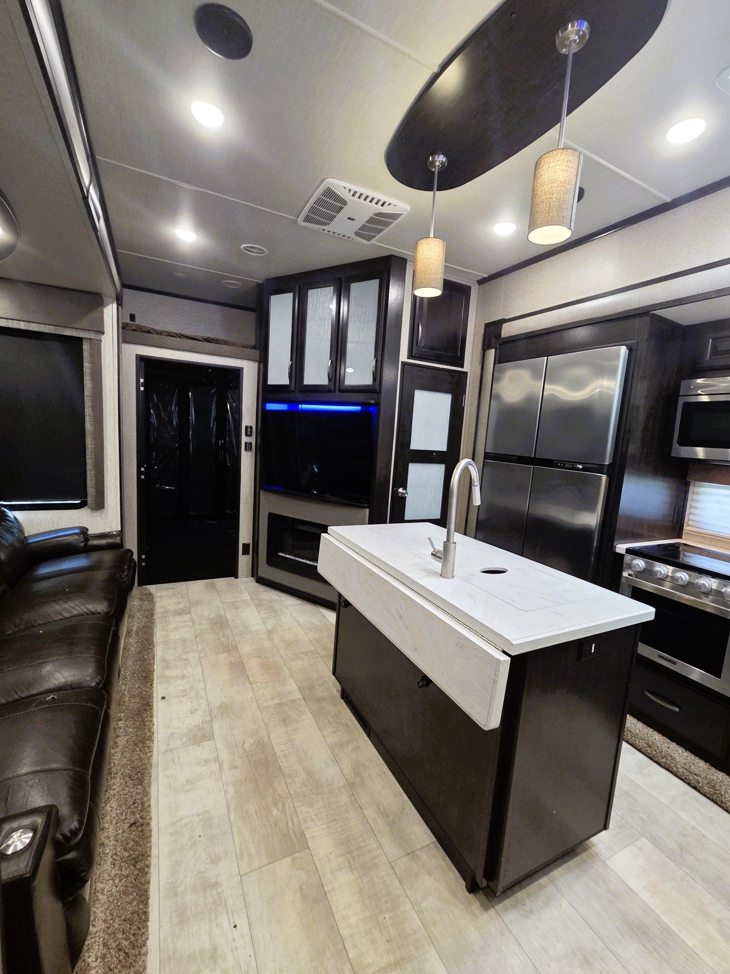 2019 Grand Design 2019 Grand Design Momentum M-Class - thumbnail 6