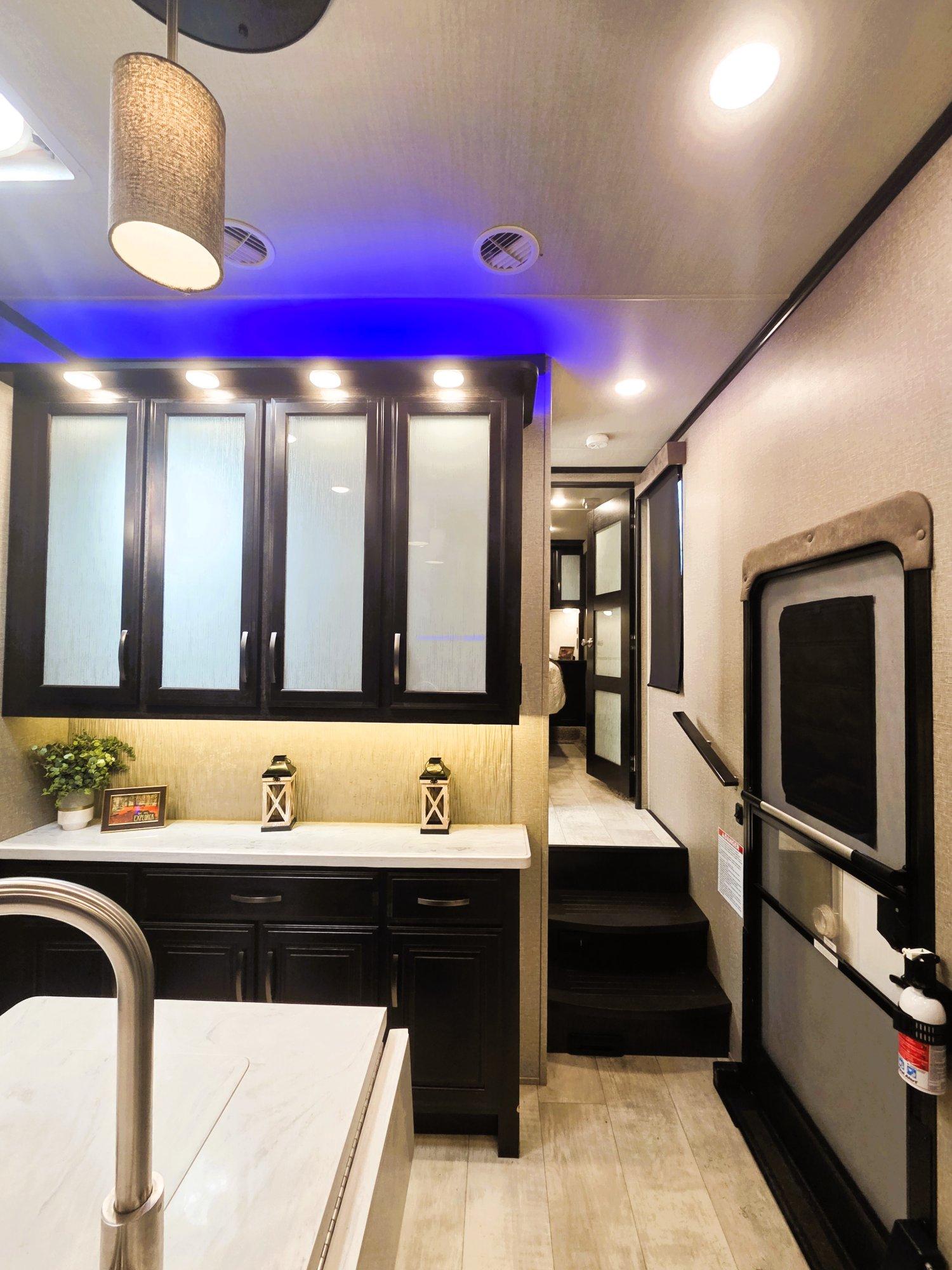 2019 Grand Design 2019 Grand Design Momentum M-Class - thumbnail 10