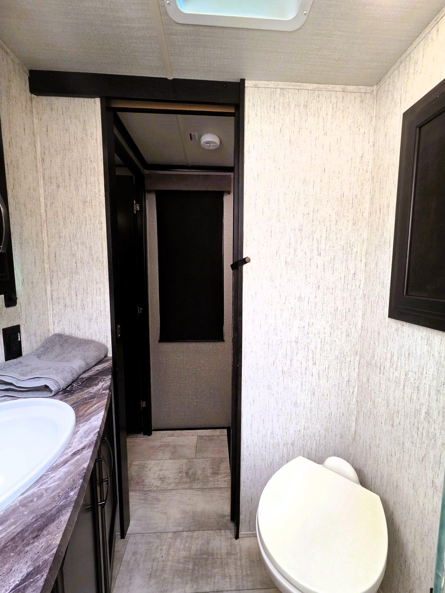 2019 Grand Design 2019 Grand Design Momentum M-Class - thumbnail 16