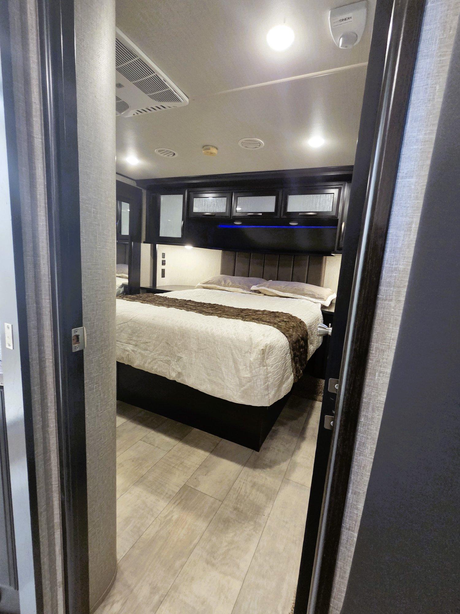 2019 Grand Design 2019 Grand Design Momentum M-Class - thumbnail 17