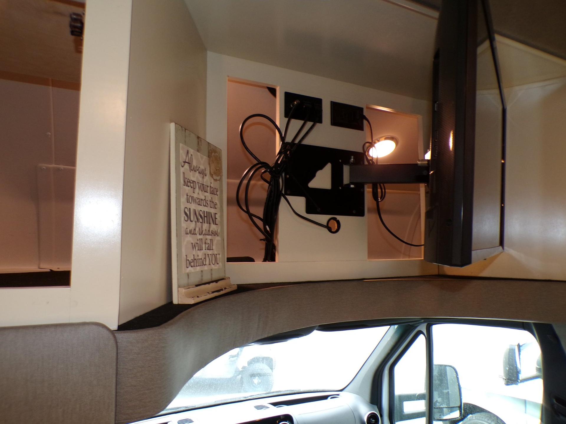 2023 Tiffin Motorhomes 2023 Tiffin Motorhomes Wayfarer - thumbnail 28