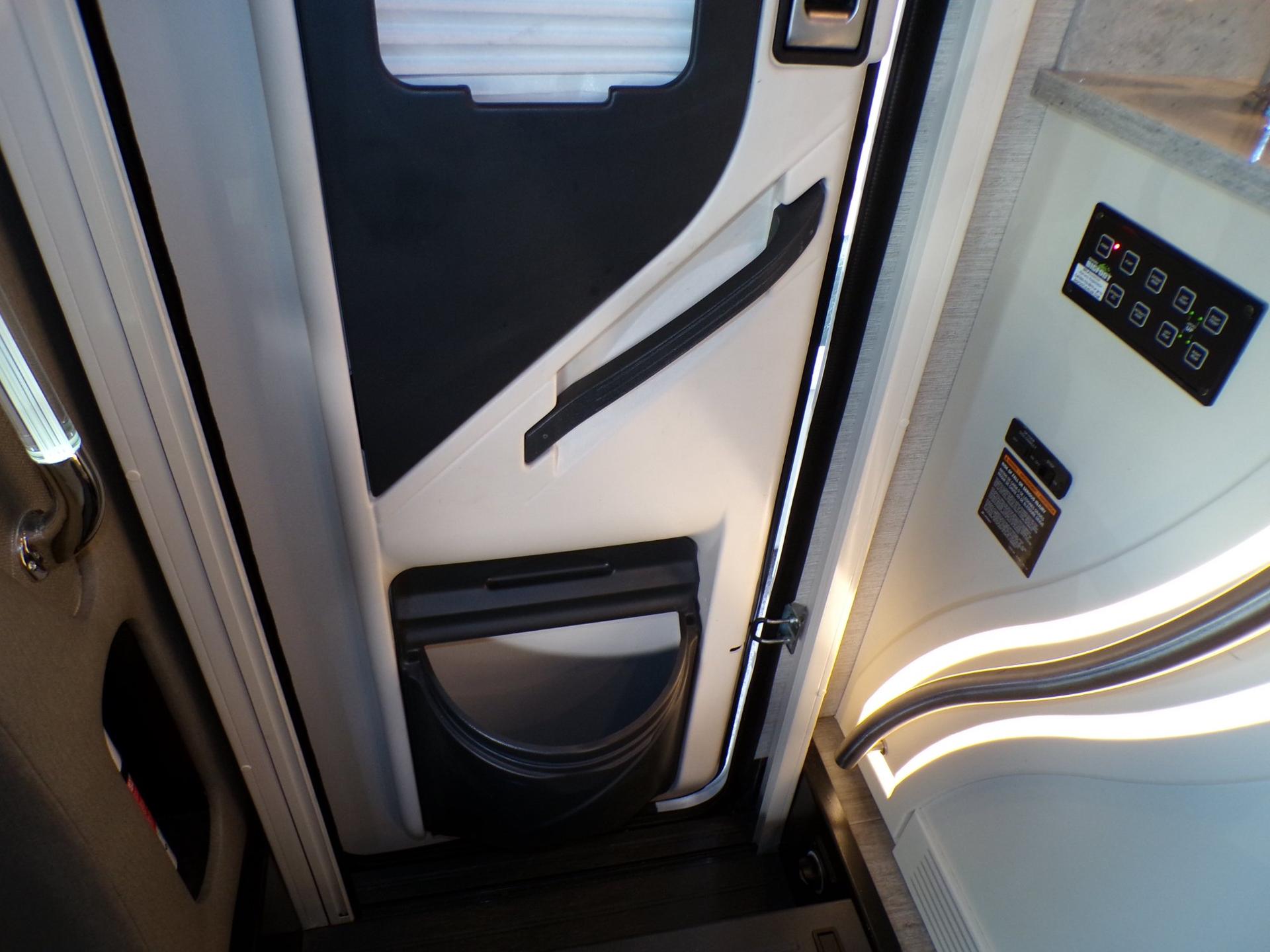 2023 Tiffin Motorhomes 2023 Tiffin Motorhomes Wayfarer - thumbnail 33