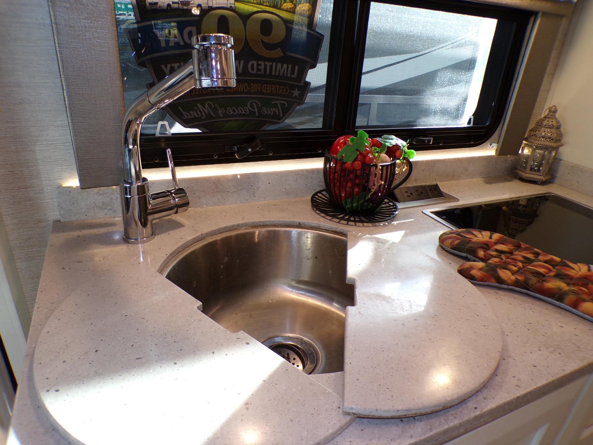 2023 Tiffin Motorhomes 2023 Tiffin Motorhomes Wayfarer - thumbnail 35