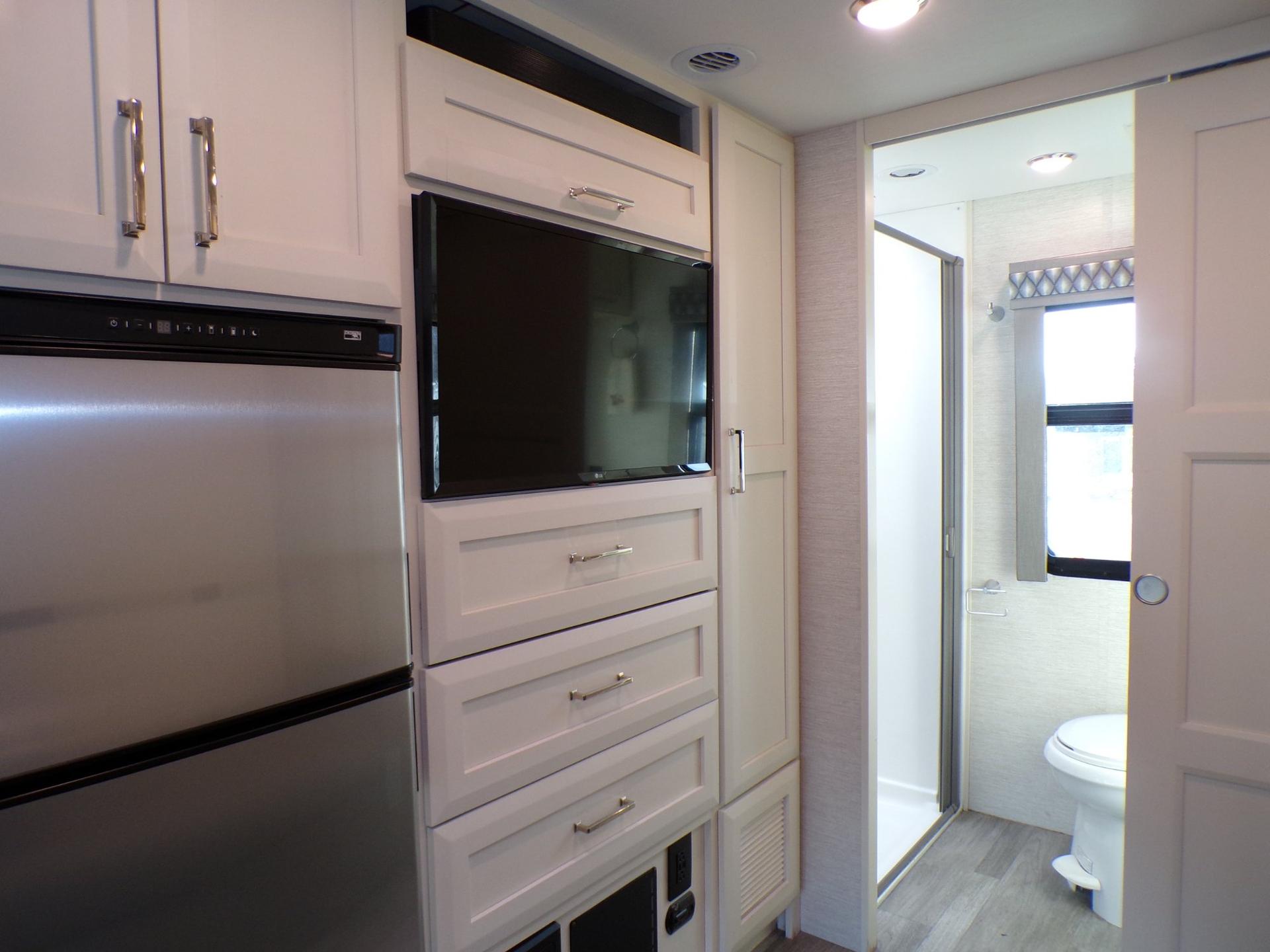 2023 Tiffin Motorhomes 2023 Tiffin Motorhomes Wayfarer - thumbnail 45