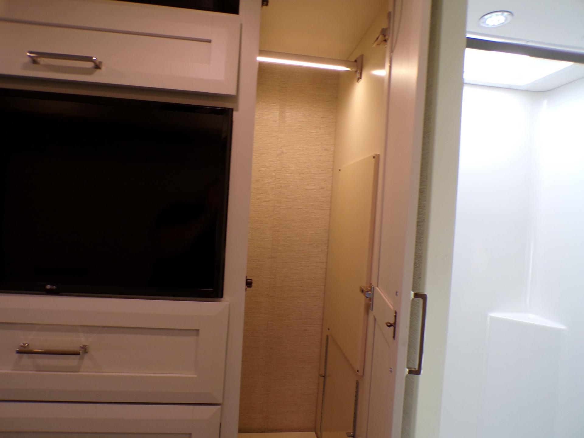 2023 Tiffin Motorhomes 2023 Tiffin Motorhomes Wayfarer - thumbnail 48