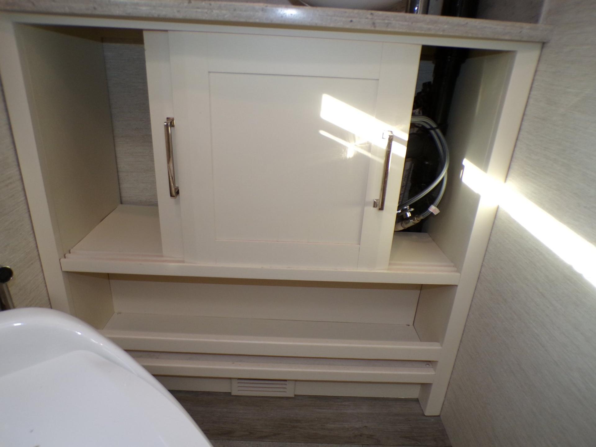 2023 Tiffin Motorhomes 2023 Tiffin Motorhomes Wayfarer - thumbnail 51