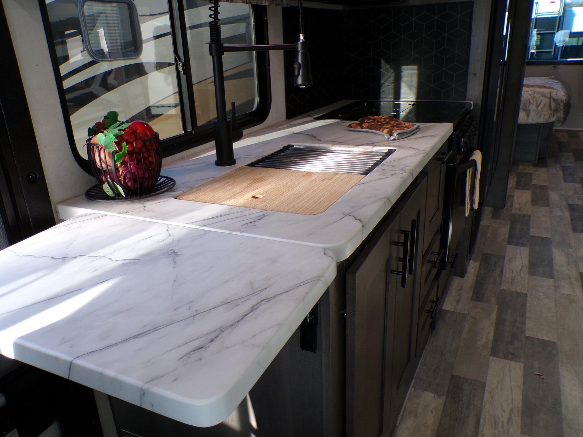 2022 Forest River 2022 Forest River FR3 - thumbnail 38