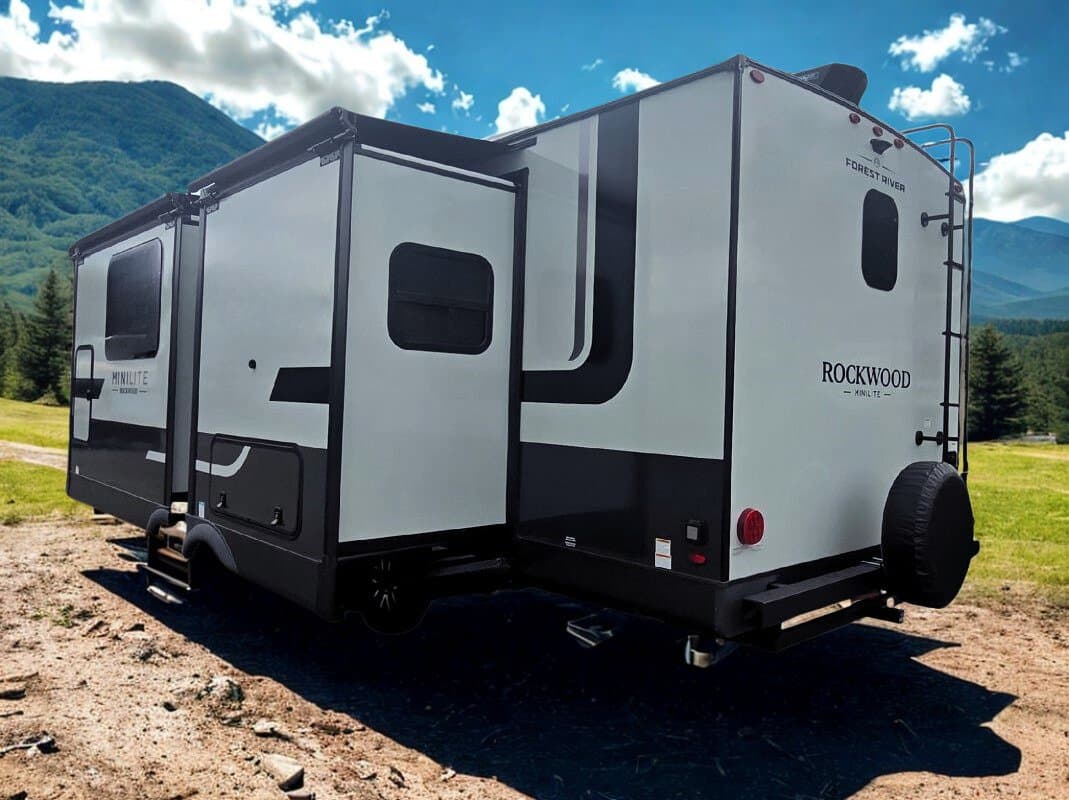 2026 Forest River 2026 Forest River Rockwood Mini Lite - thumbnail 4
