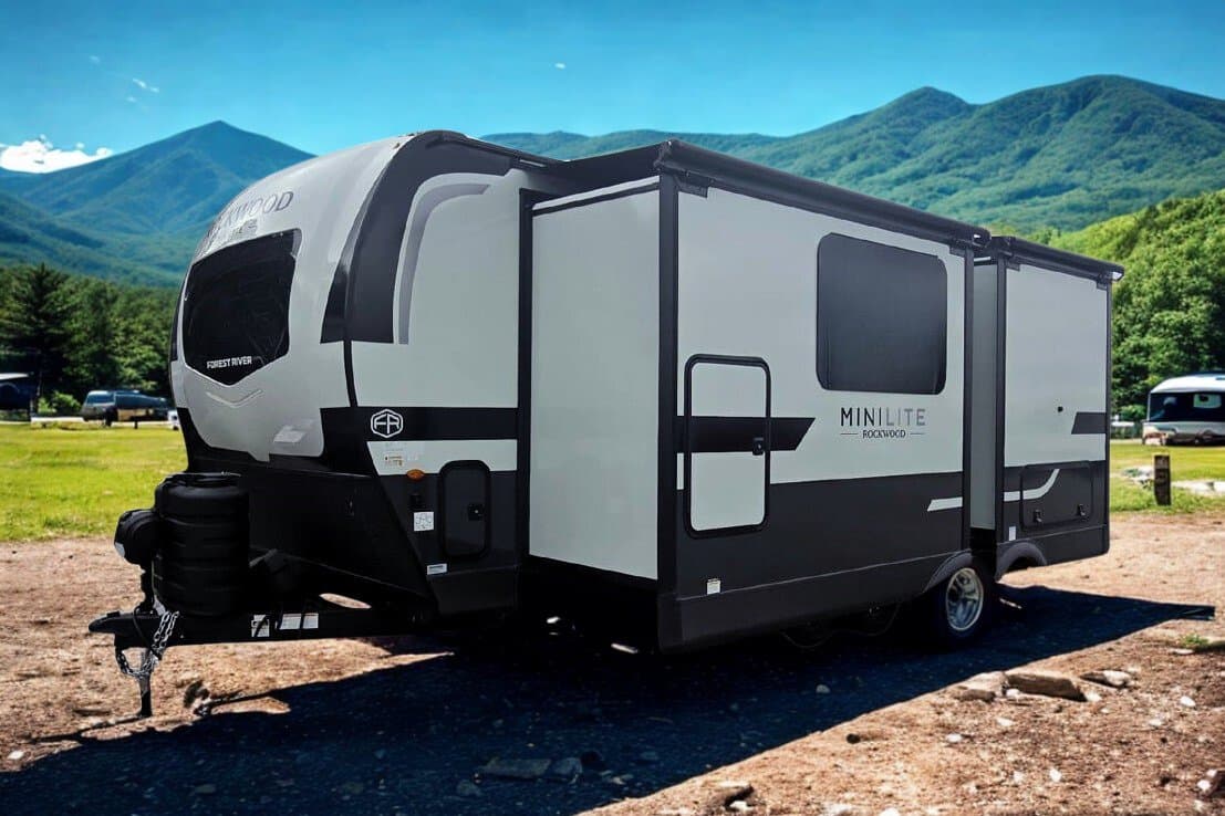 2026 Forest River 2026 Forest River Rockwood Mini Lite - thumbnail 3