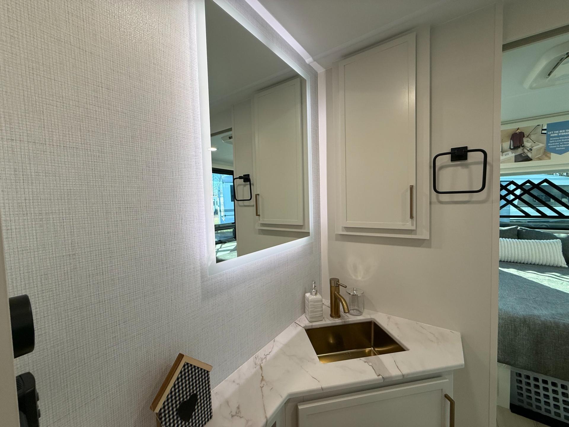 2026 Brinkley RV 2026 Brinkley RV Model I - thumbnail 24