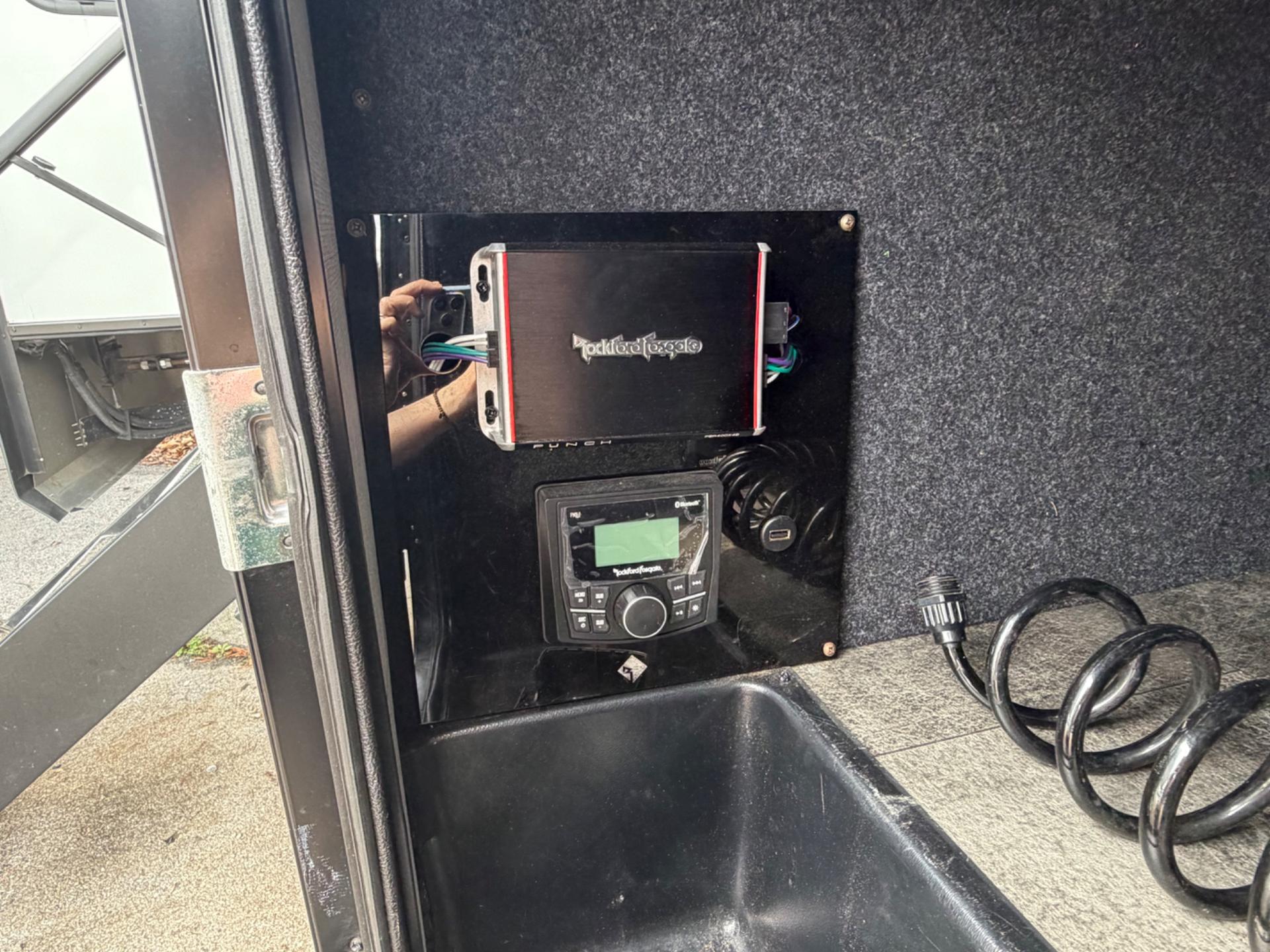 2023 Grand Design 2023 Grand Design Momentum M-Class - thumbnail 8