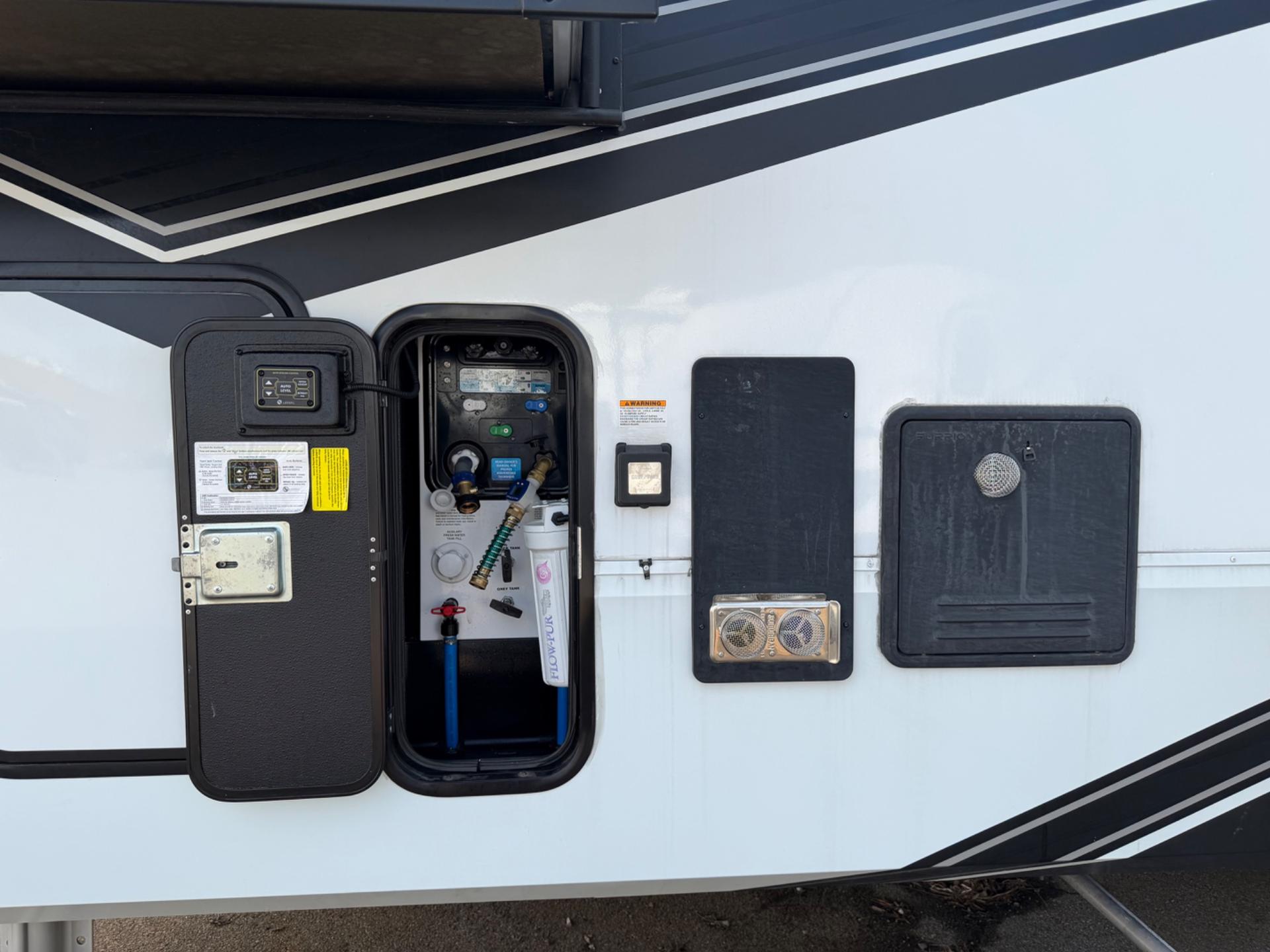 2023 Grand Design 2023 Grand Design Momentum M-Class - thumbnail 10