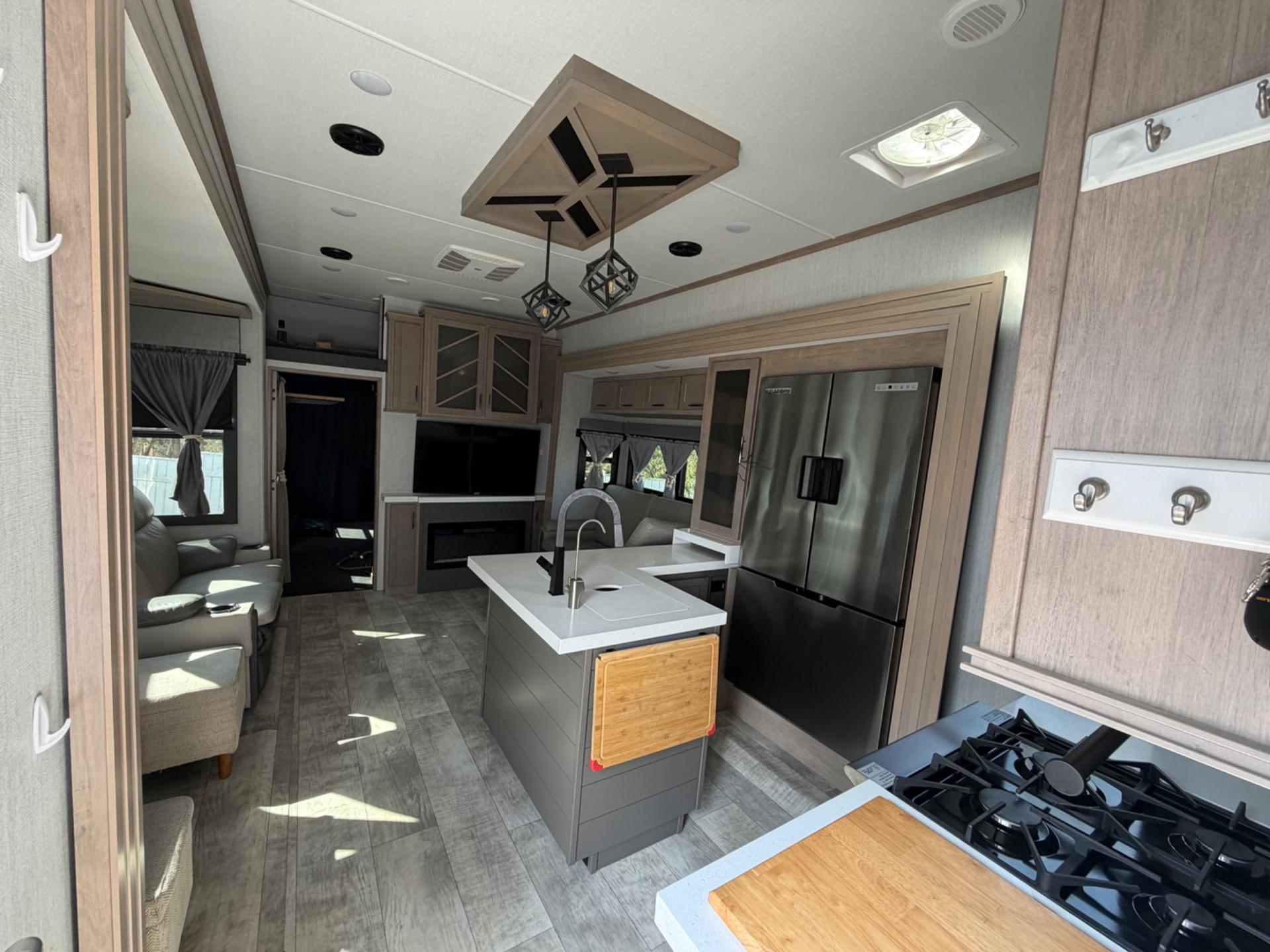 2023 Grand Design 2023 Grand Design Momentum M-Class - thumbnail 11