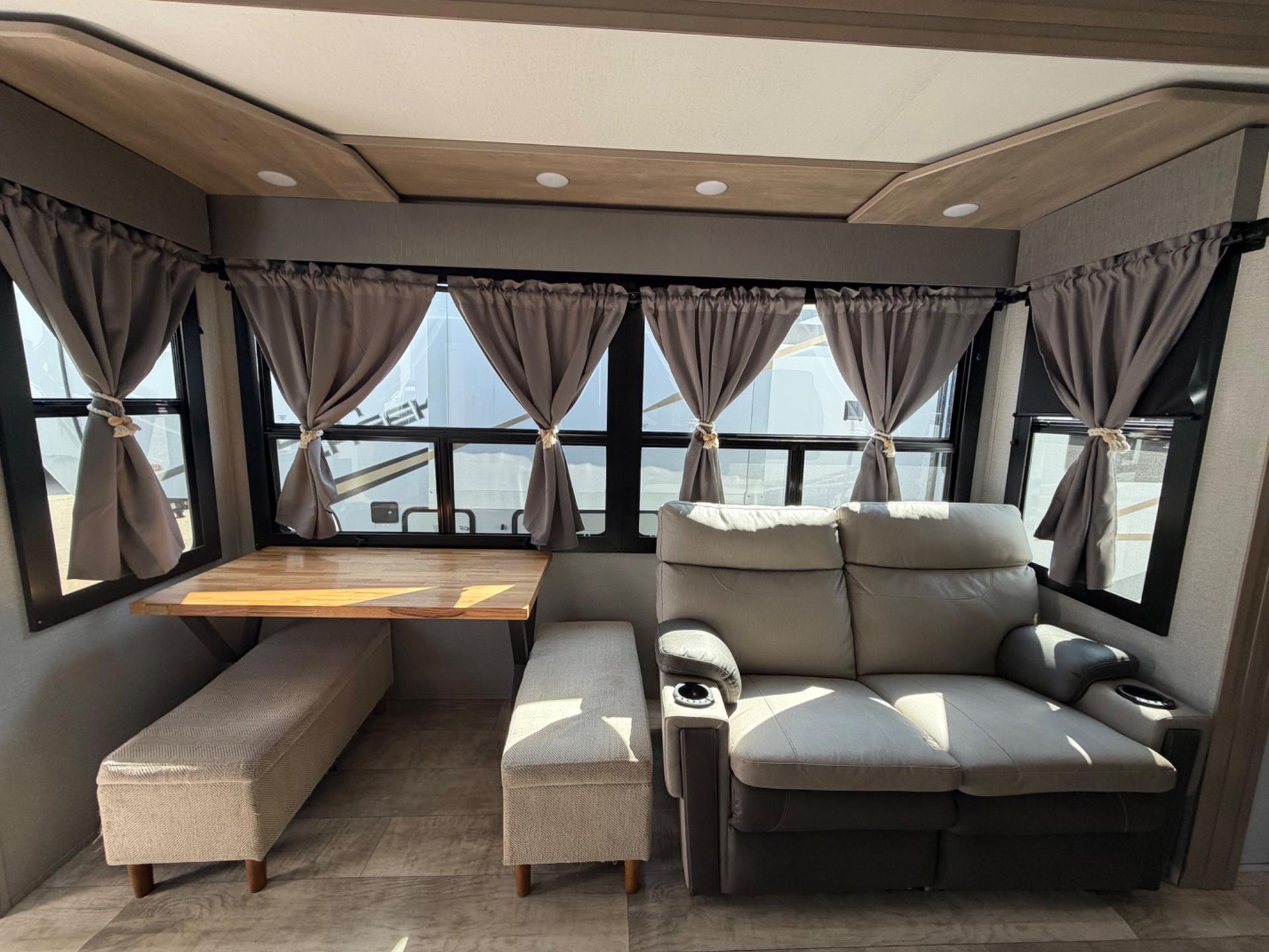 2023 Grand Design 2023 Grand Design Momentum M-Class - thumbnail 12