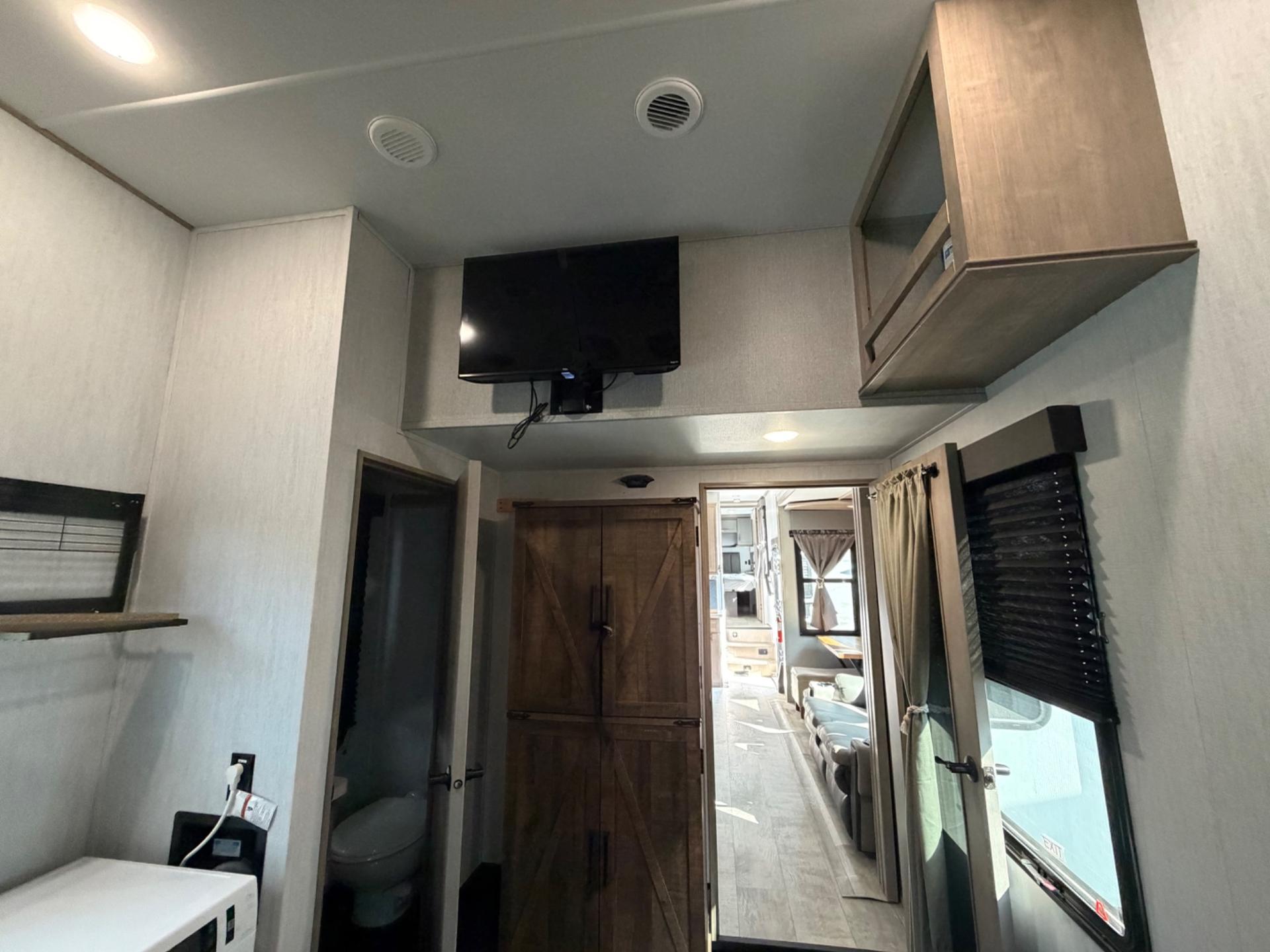 2023 Grand Design 2023 Grand Design Momentum M-Class - thumbnail 17