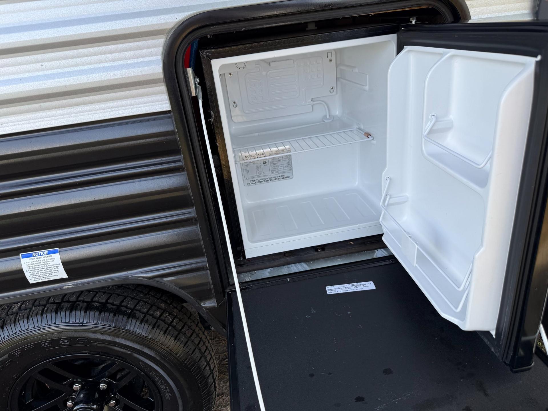 2022 Forest River 2022 Forest River Cherokee Wolf Pup - thumbnail 4