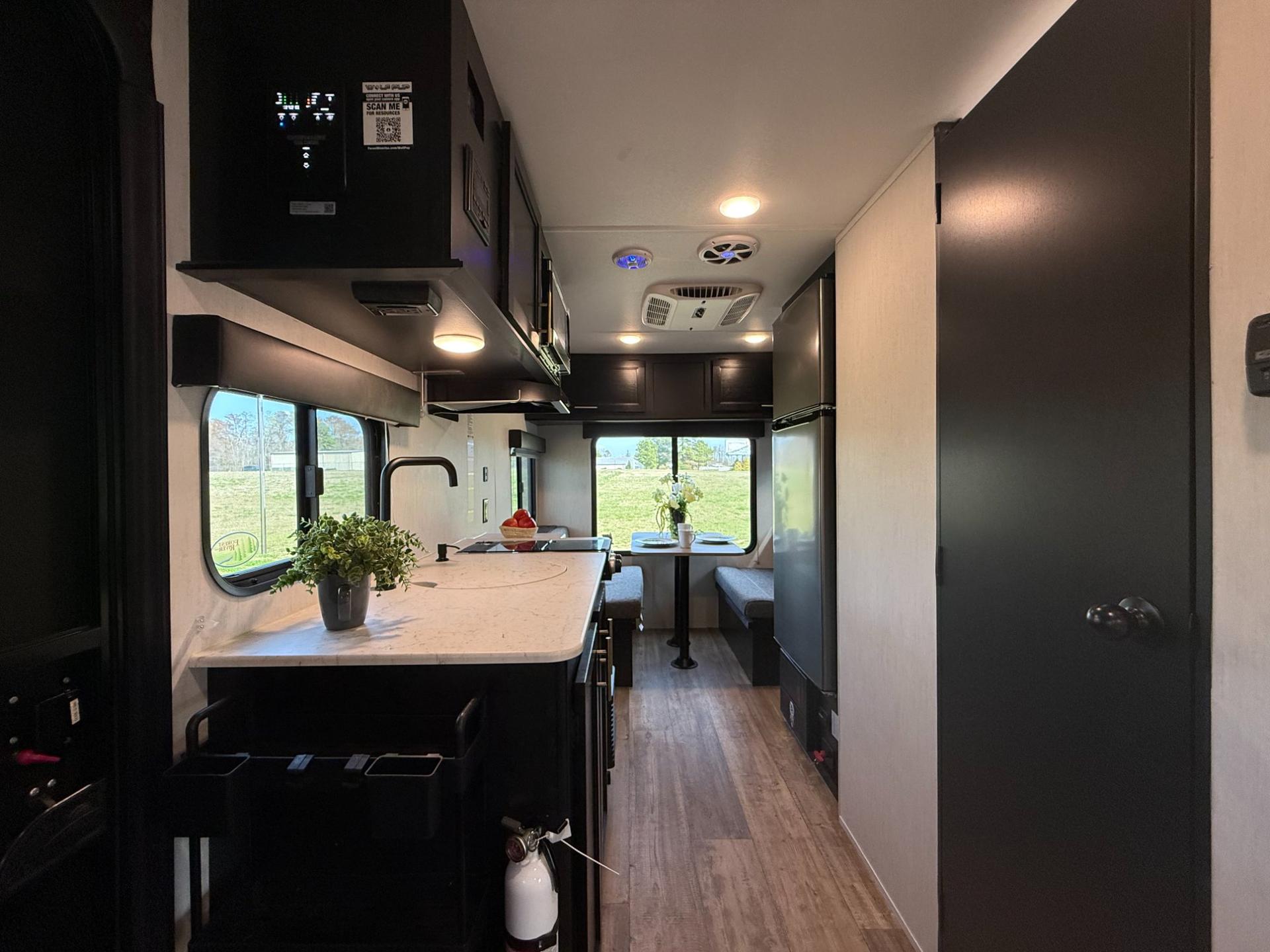 2022 Forest River 2022 Forest River Cherokee Wolf Pup - thumbnail 6