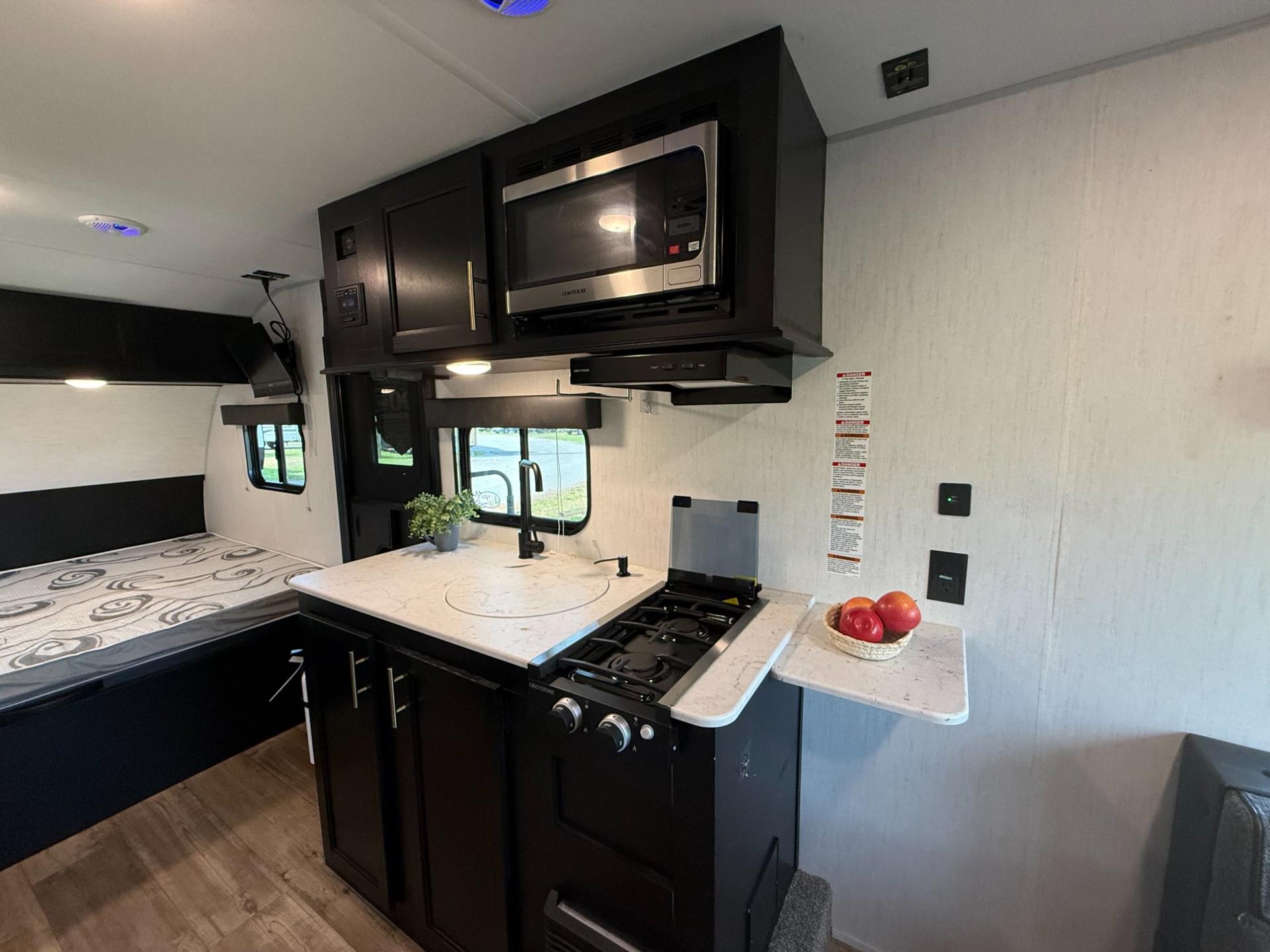 2022 Forest River 2022 Forest River Cherokee Wolf Pup - thumbnail 8