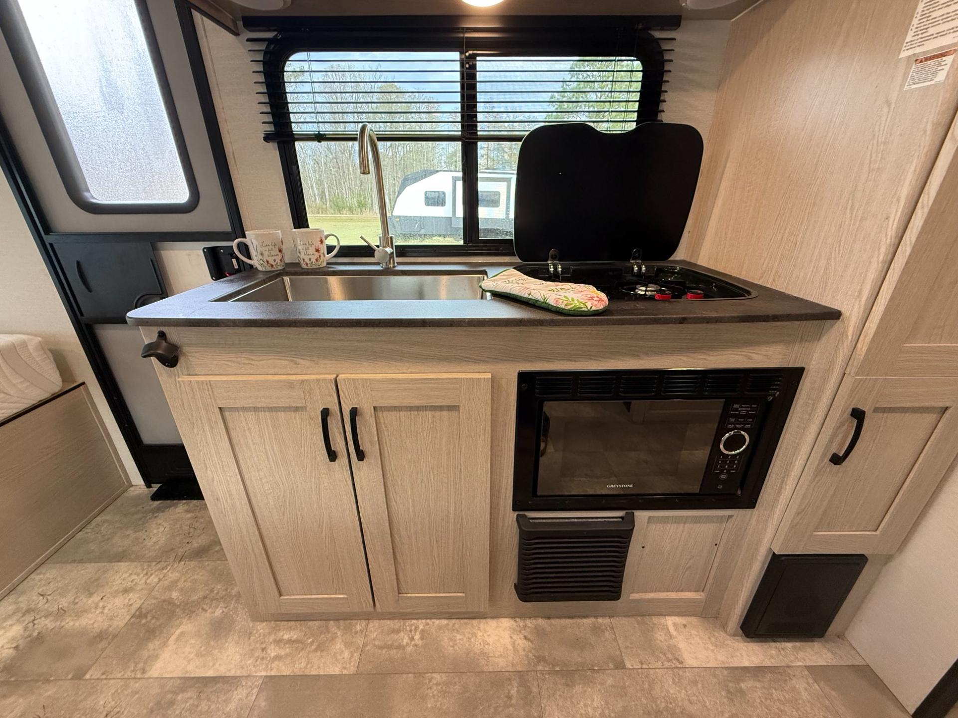 2022 Coachmen 2022 Coachmen Apex Nano - thumbnail 10