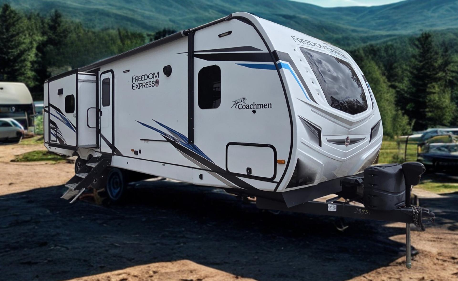 2022 Coachmen Freedom Express 320BHDS