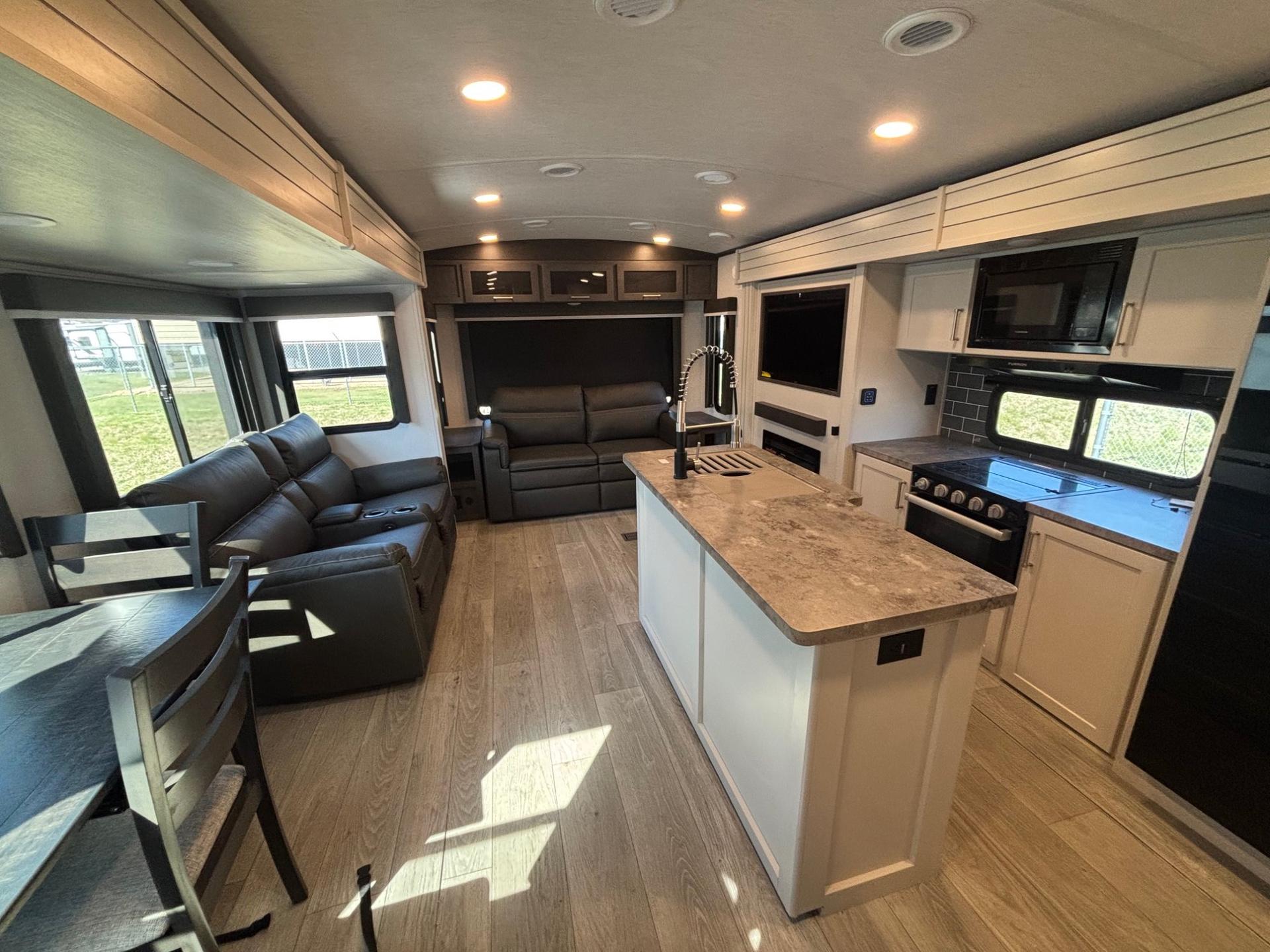 2025 Keystone RV 2025 Keystone RV Keystone Cougar - thumbnail 13
