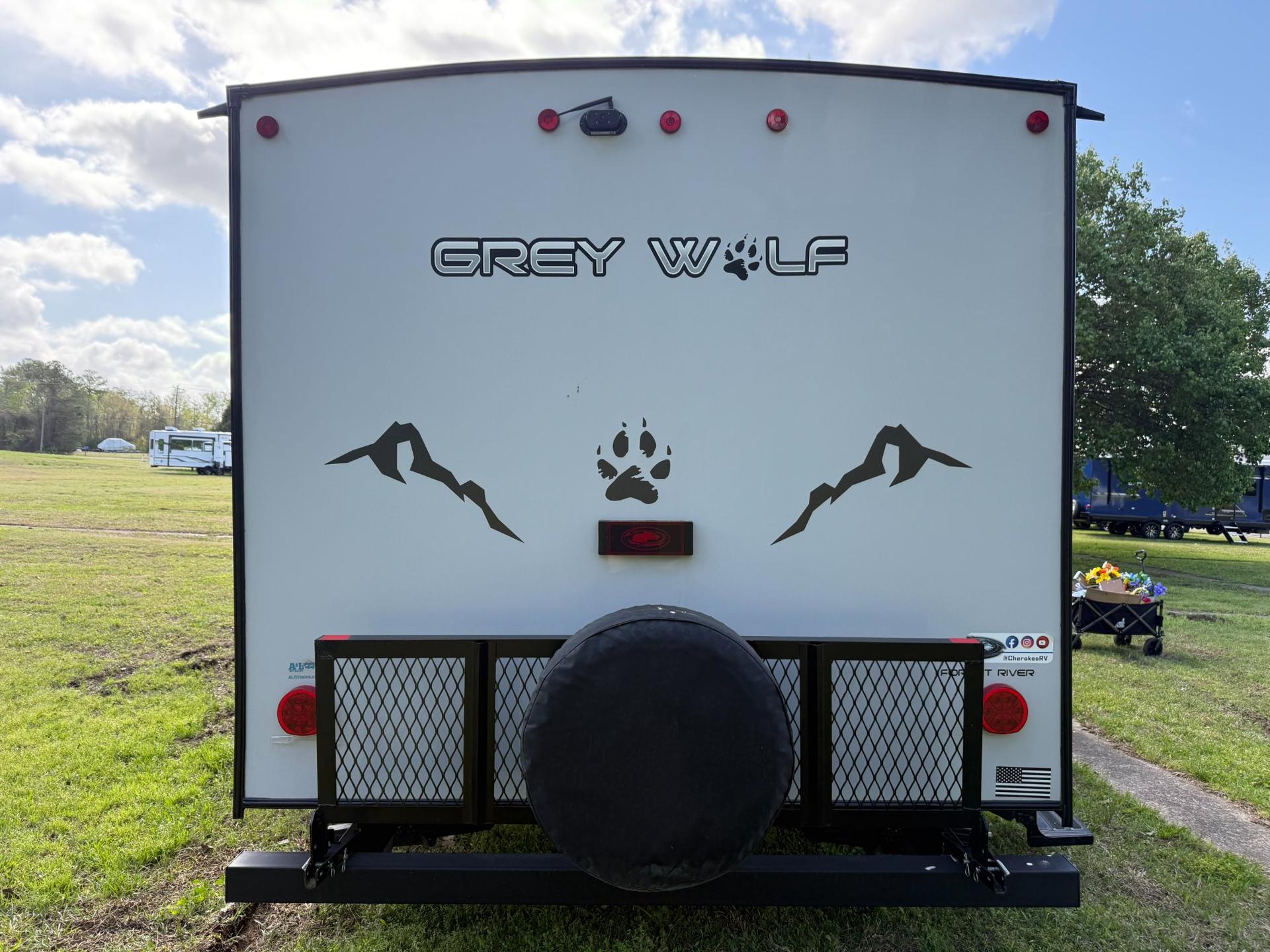 2023 Forest River 2023 Forest River Cherokee Grey Wolf Black Label - thumbnail 28