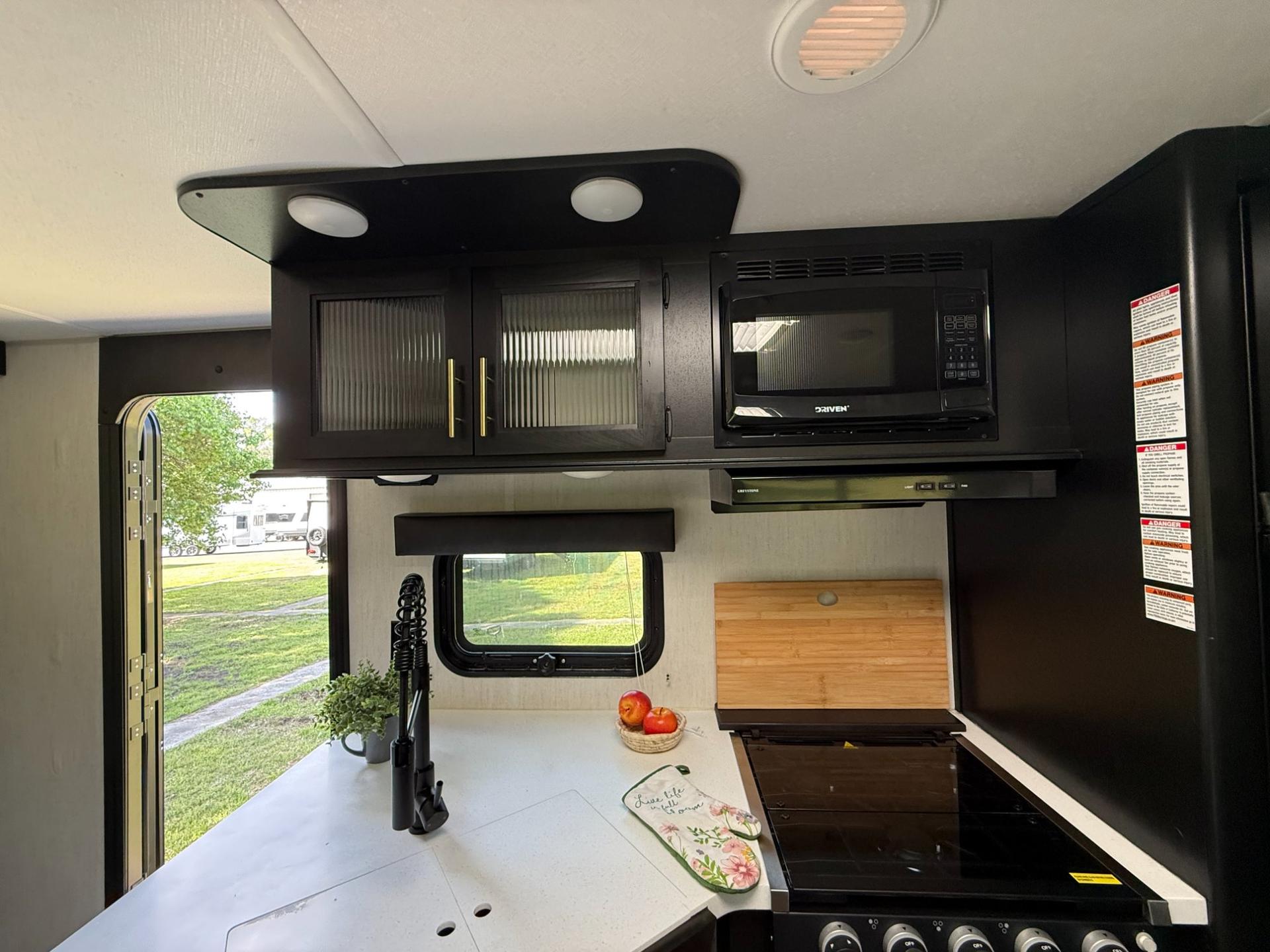 2023 Forest River 2023 Forest River Cherokee Grey Wolf Black Label - thumbnail 8