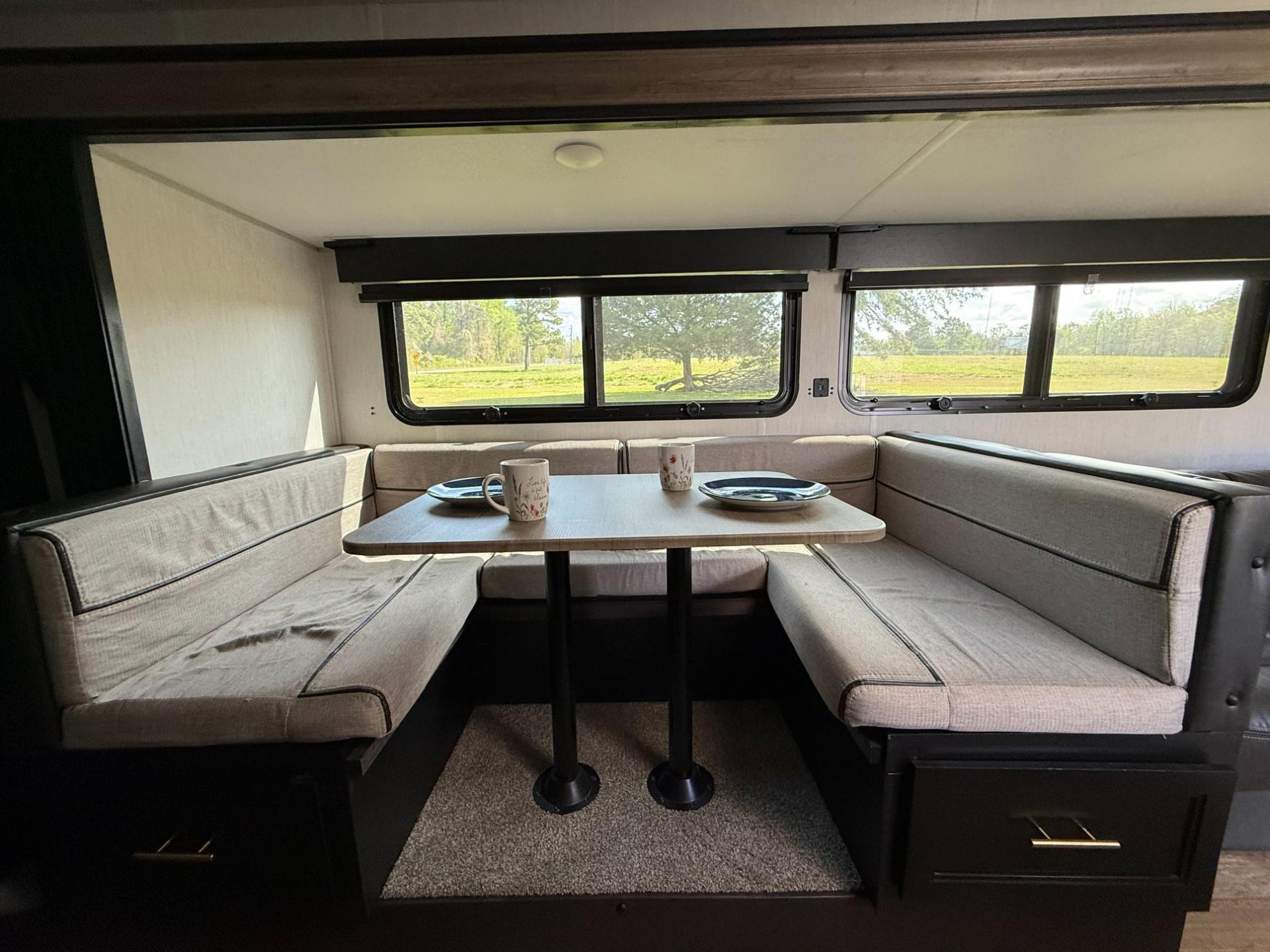 2023 Forest River 2023 Forest River Cherokee Grey Wolf Black Label - thumbnail 11