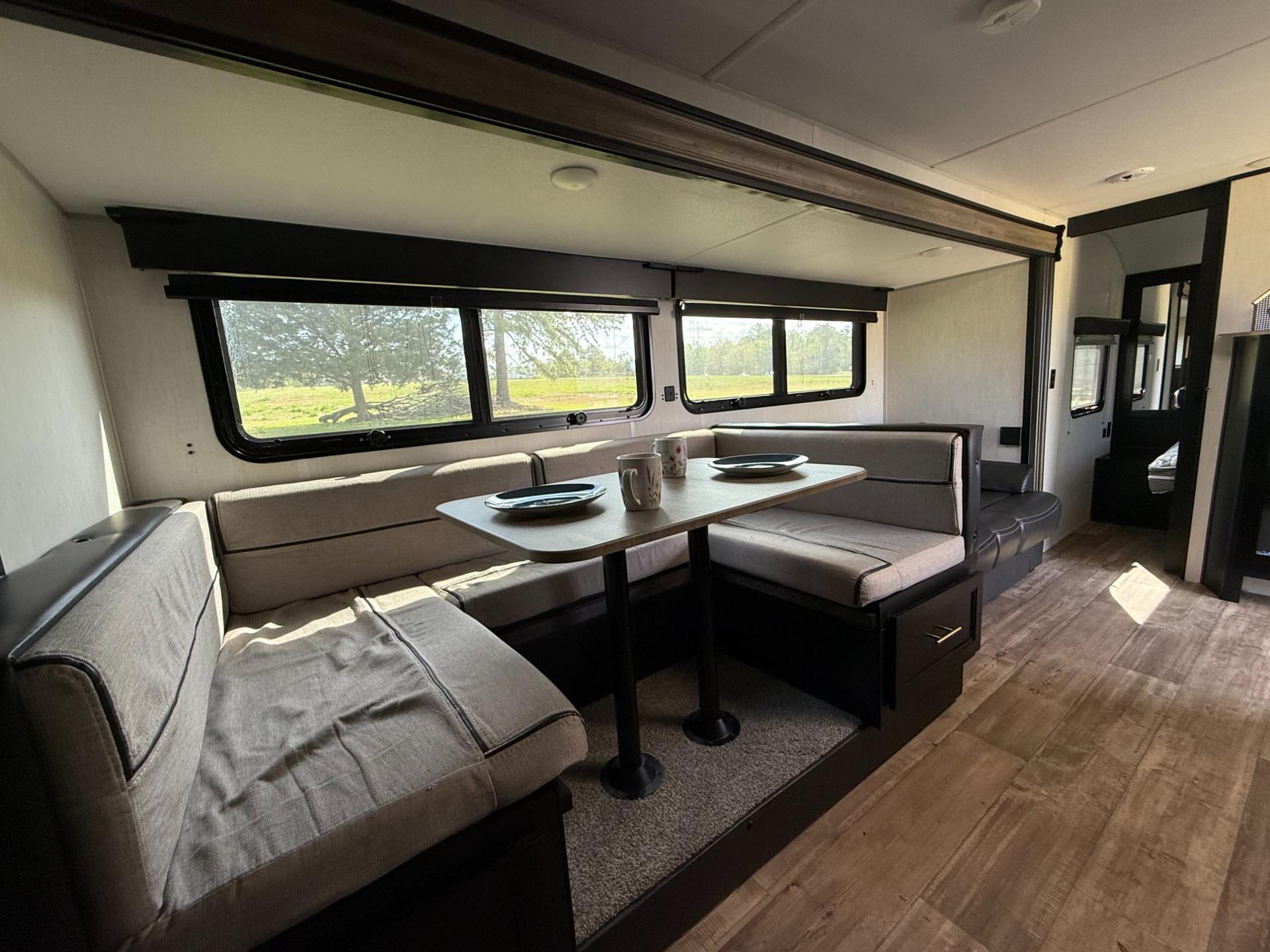 2023 Forest River 2023 Forest River Cherokee Grey Wolf Black Label - thumbnail 12