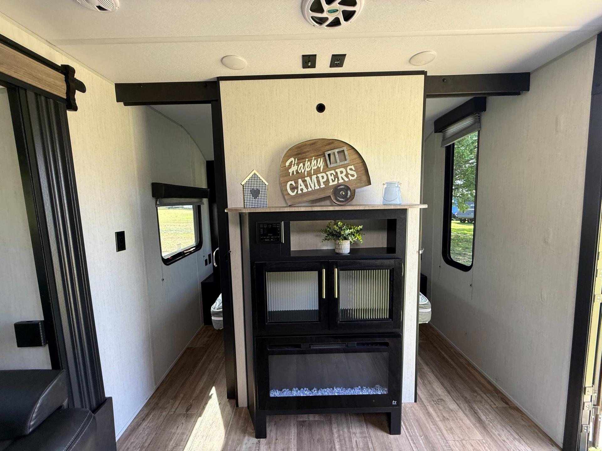 2023 Forest River 2023 Forest River Cherokee Grey Wolf Black Label - thumbnail 15