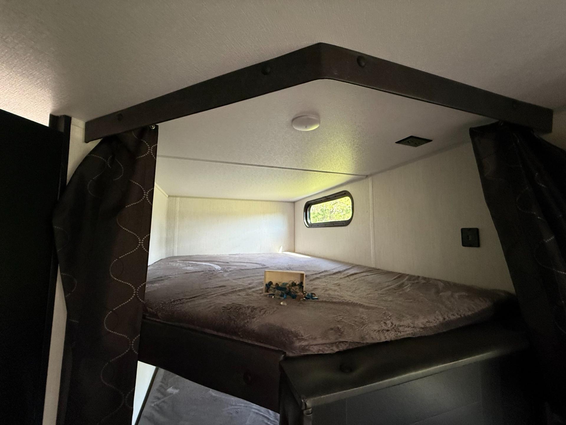 2023 Forest River 2023 Forest River Cherokee Grey Wolf Black Label - thumbnail 17