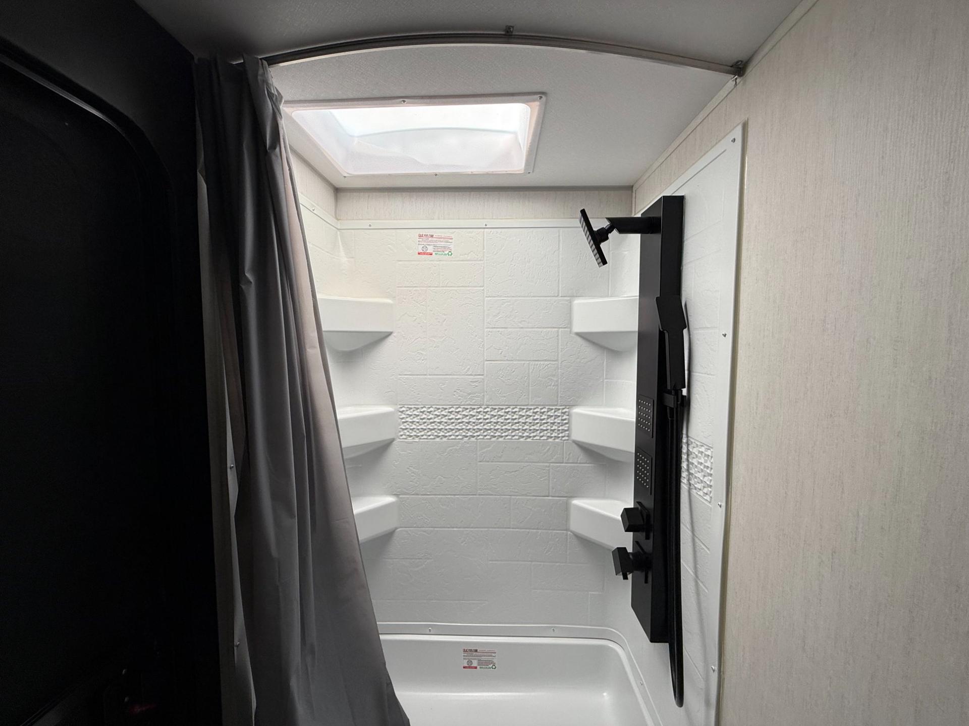 2023 Forest River 2023 Forest River Cherokee Grey Wolf Black Label - thumbnail 20