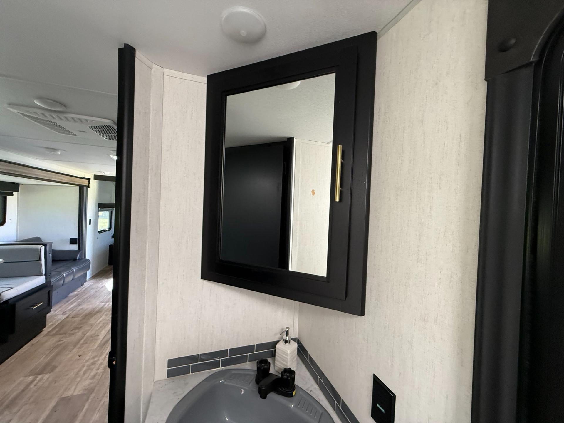 2023 Forest River 2023 Forest River Cherokee Grey Wolf Black Label - thumbnail 22