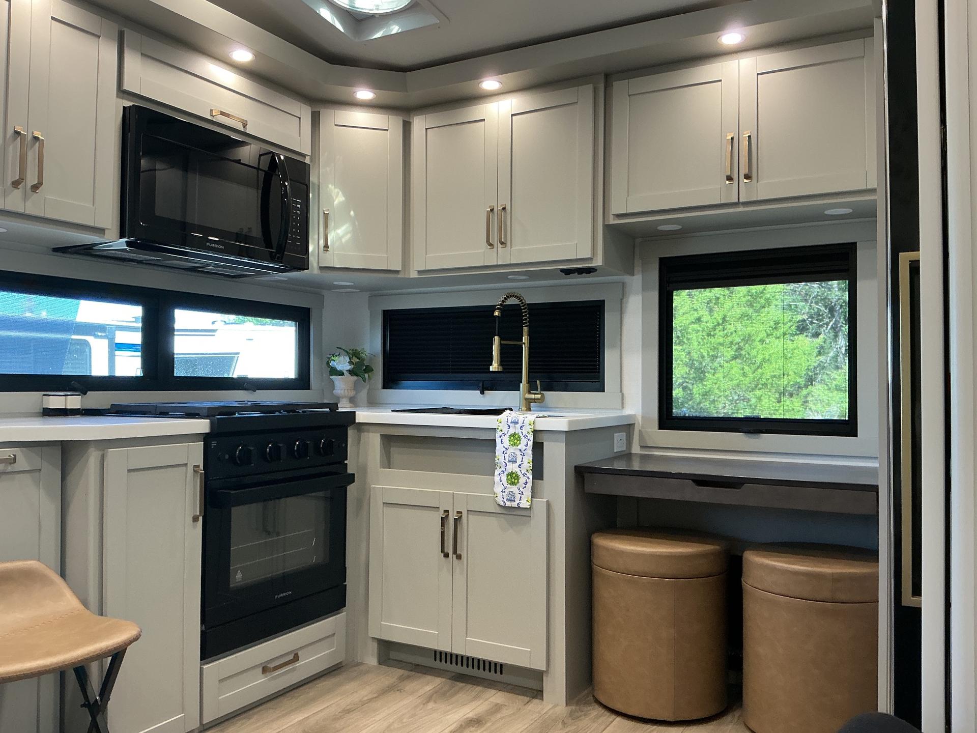 2025 Brinkley RV 2025 Brinkley RV Model Z - thumbnail 11