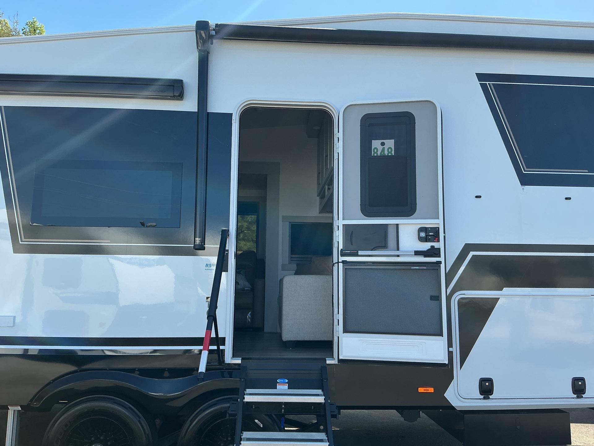2025 Brinkley RV 2025 Brinkley RV Model Z - thumbnail 3
