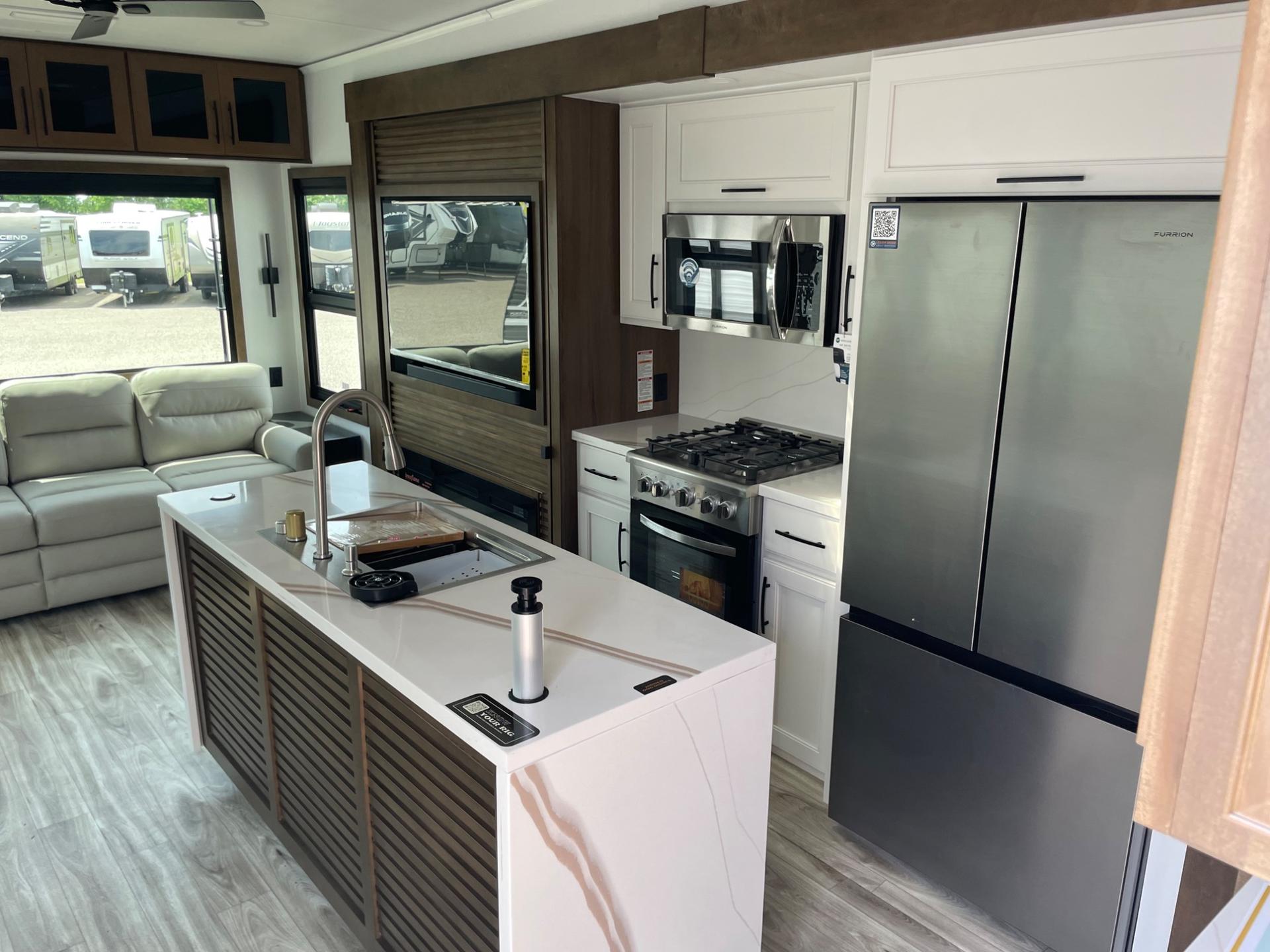 2026 Keystone RV 2026 Keystone RV Montana - thumbnail 24
