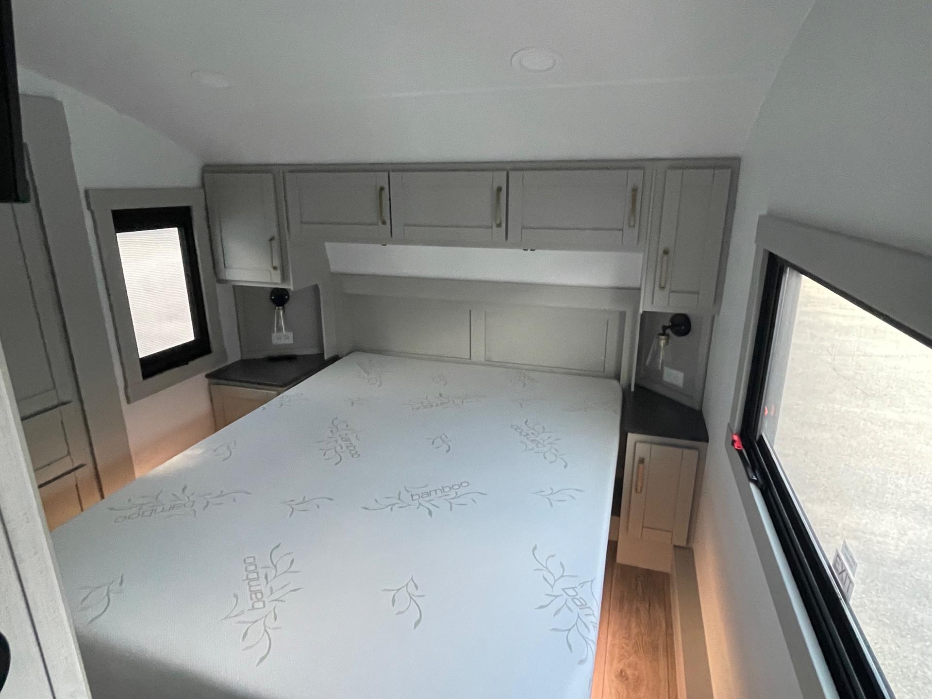 2026 Brinkley 2026 Brinkley Model Z - thumbnail 10