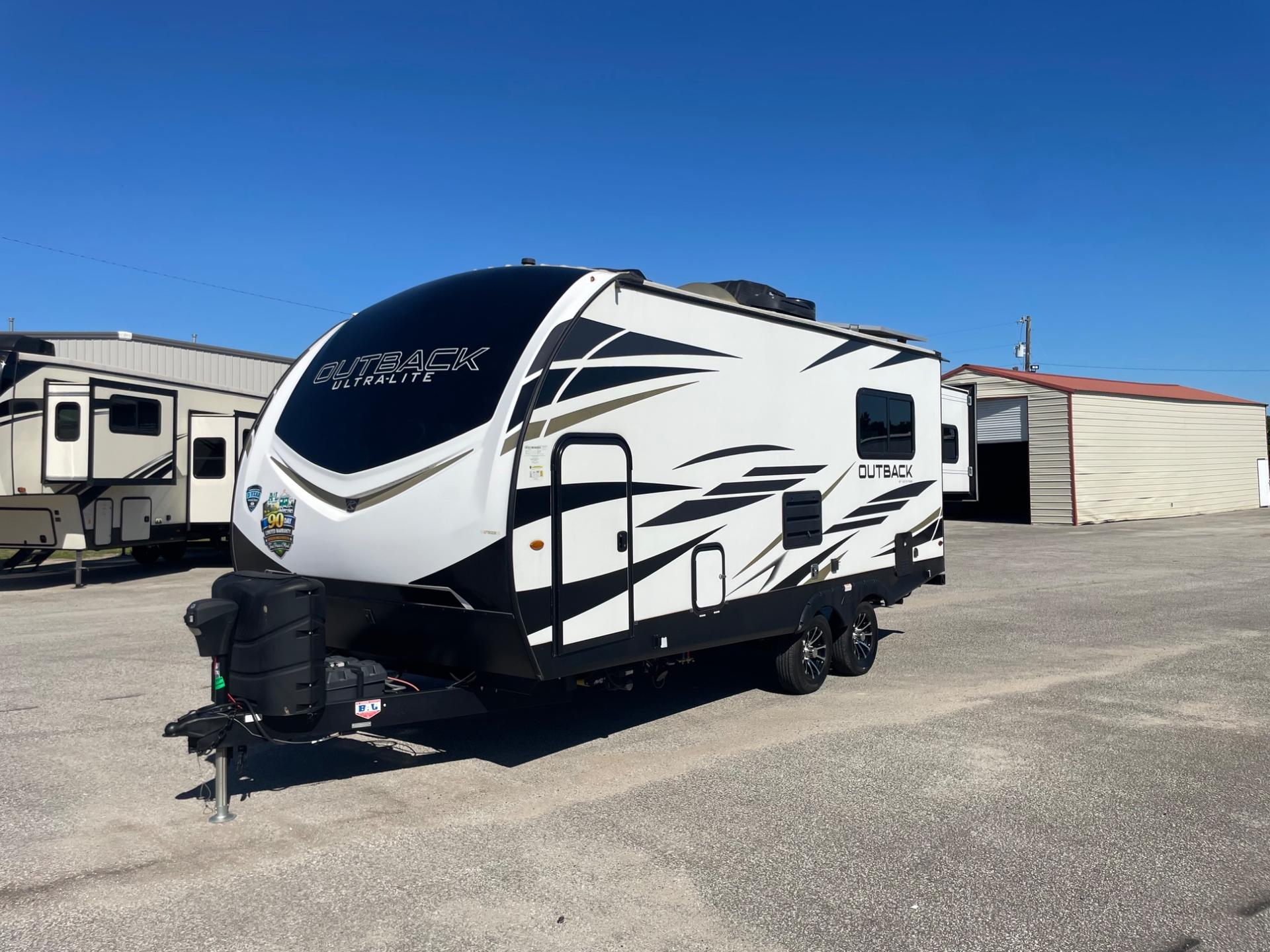 2023 Keystone 2023 Keystone Outback Ultra-Lite - thumbnail 3
