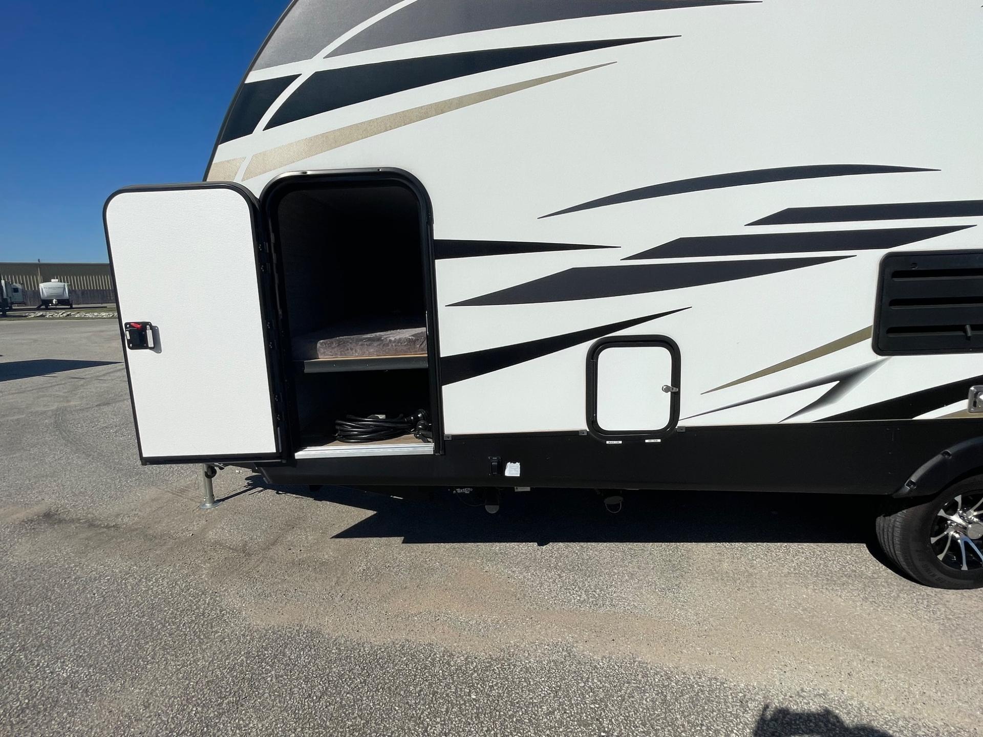 2023 Keystone 2023 Keystone Outback Ultra-Lite - thumbnail 9