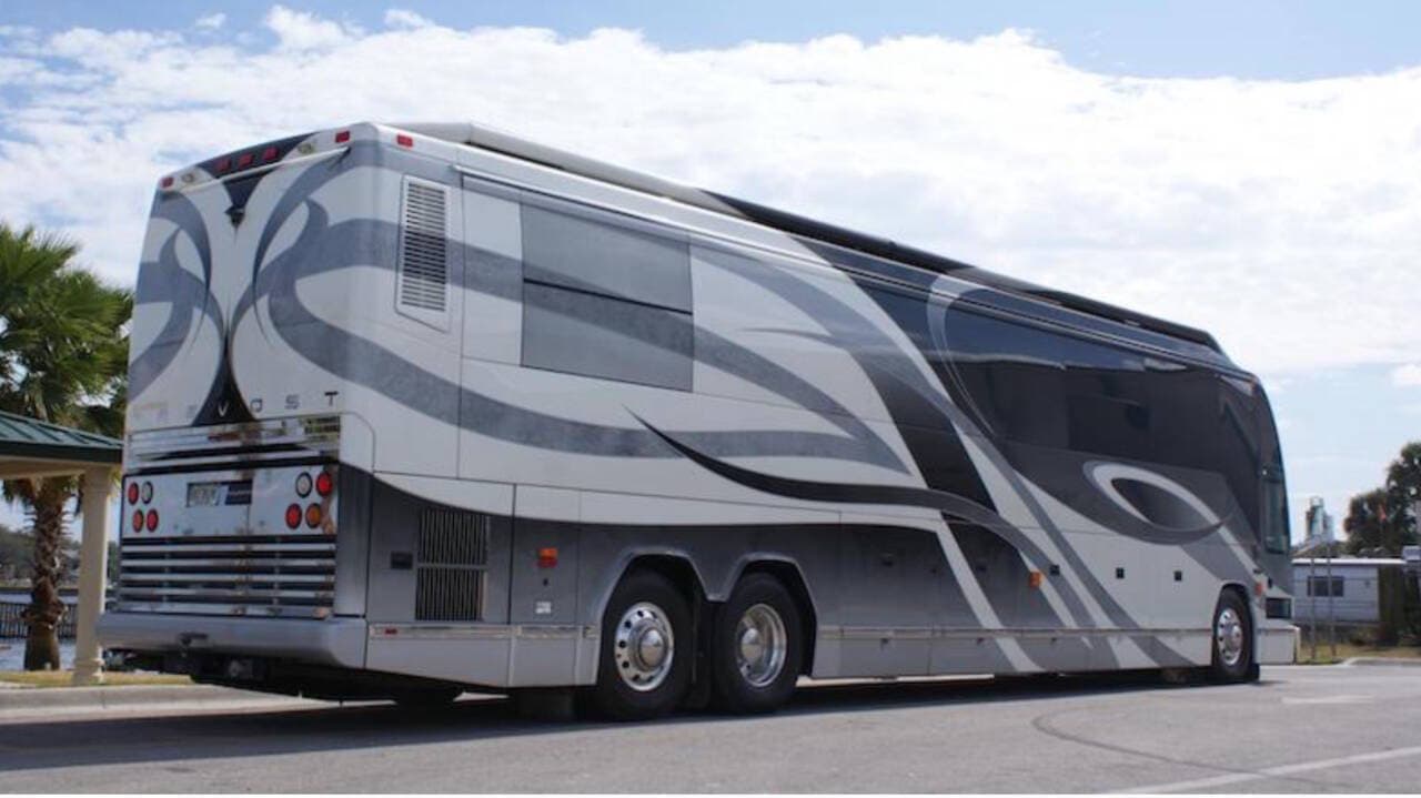 2006 Prevost 2006 Prevost Millennium - thumbnail 2