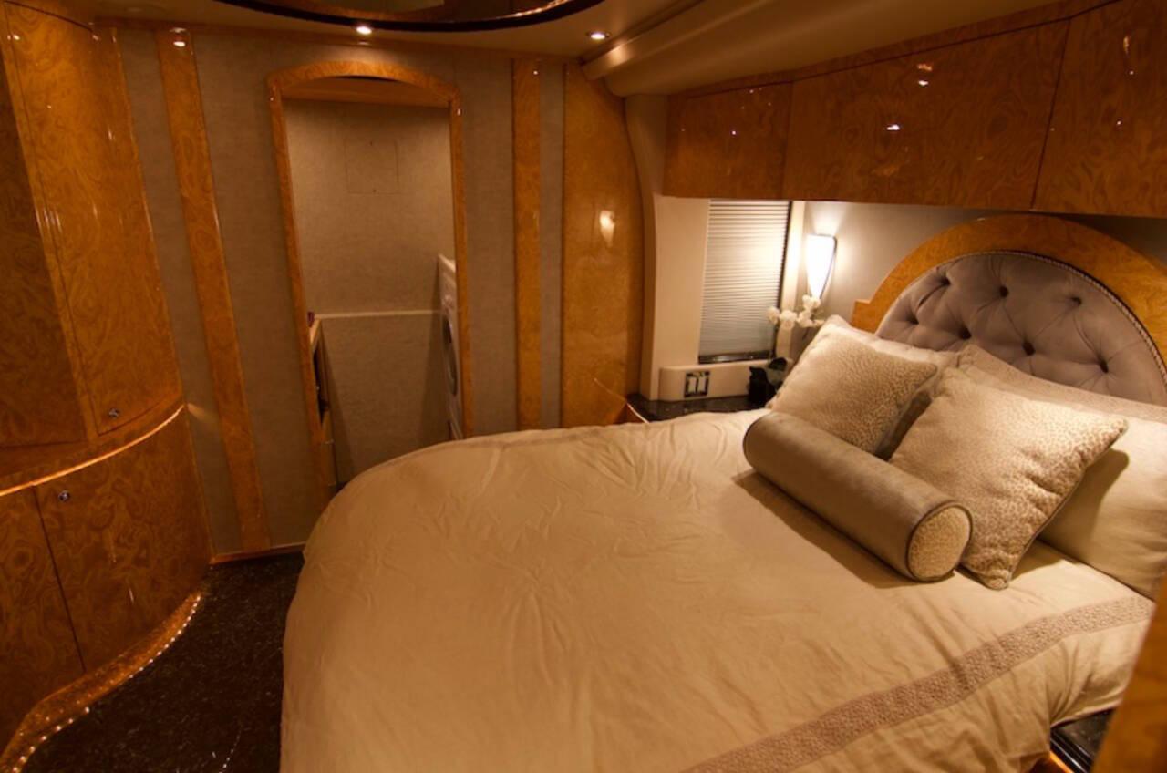 2006 Prevost 2006 Prevost Millennium - thumbnail 12