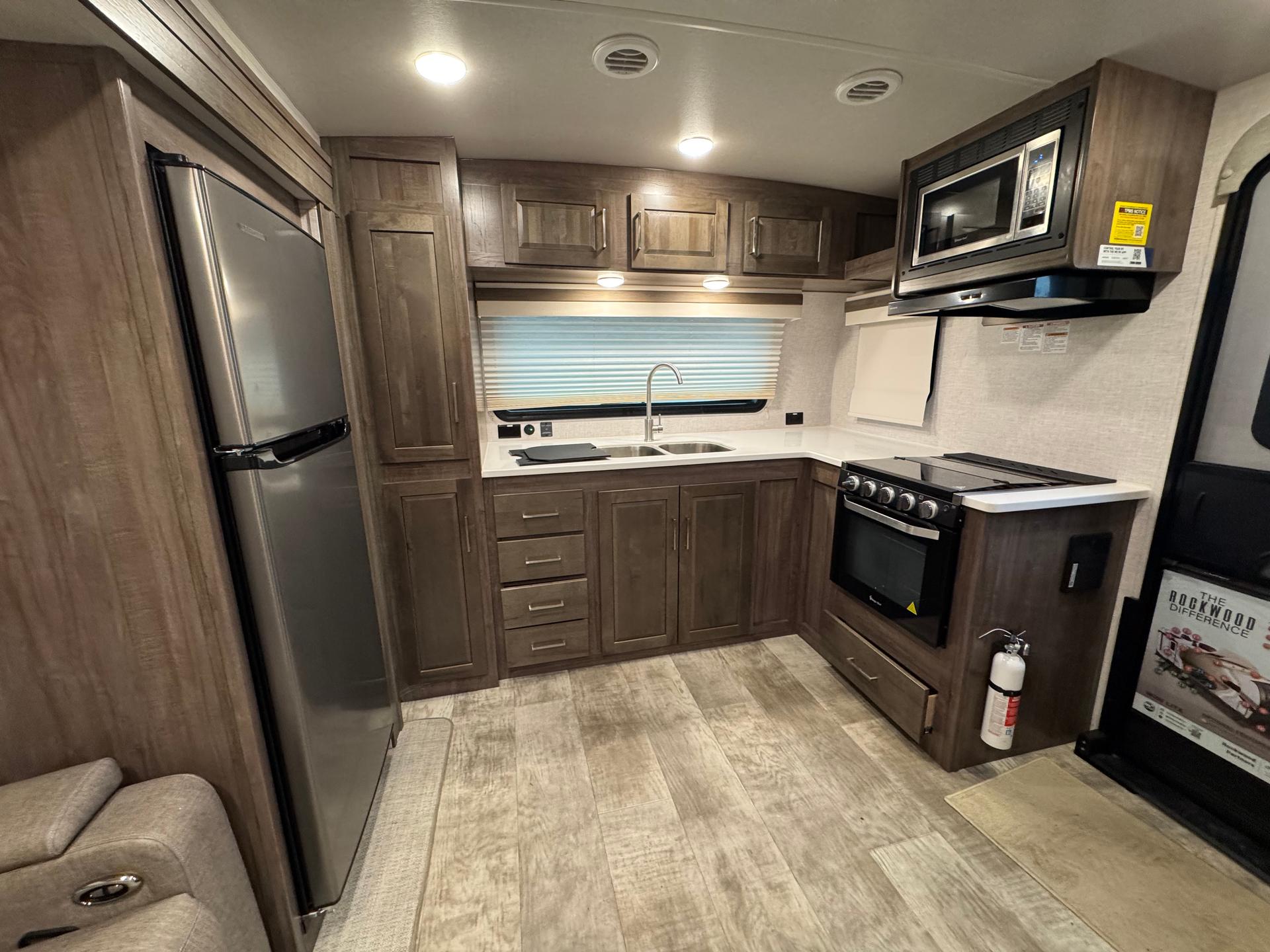2023 Forest River 2023 Forest River Rockwood Mini Lite - thumbnail 24