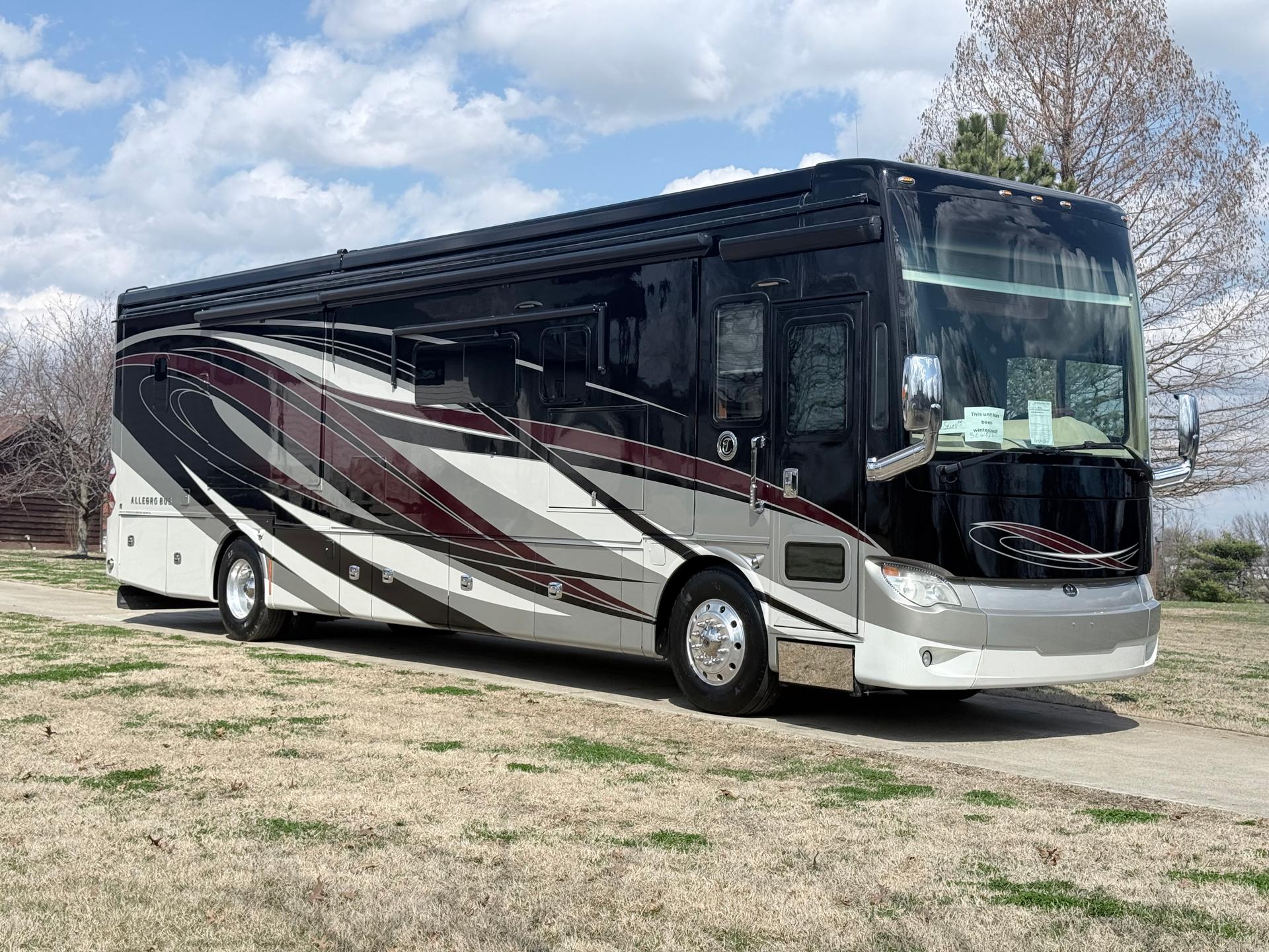 2017 Tiffin Motorhomes Allegro Bus 40SP