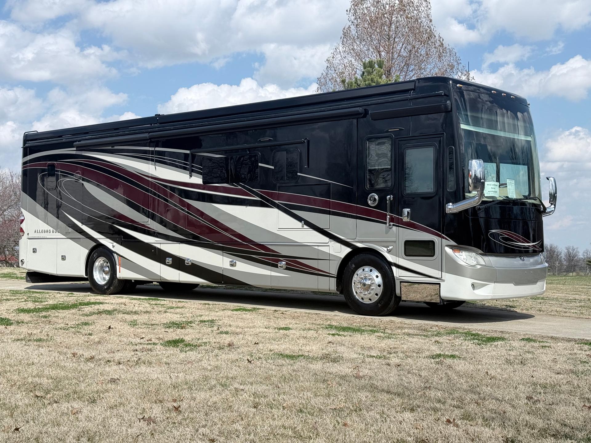 2017 Tiffin Motorhomes 2017 Tiffin Motorhomes Allegro Bus - thumbnail 3