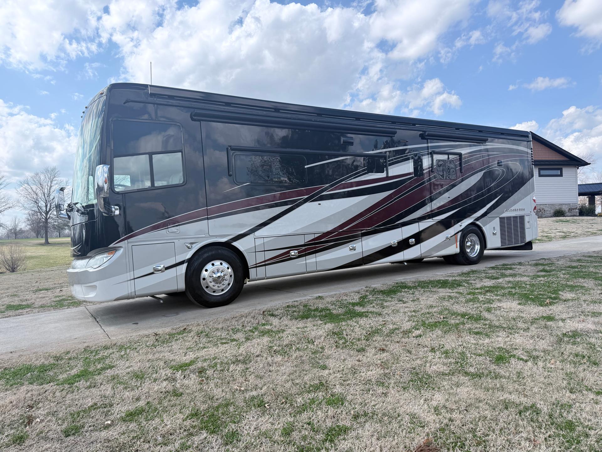 2017 Tiffin Motorhomes 2017 Tiffin Motorhomes Allegro Bus - thumbnail 10