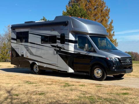 2026 TIFFIN MOTORHOMES 2026 TIFFIN MOTORHOMES Wayfarer - thumbnail 2