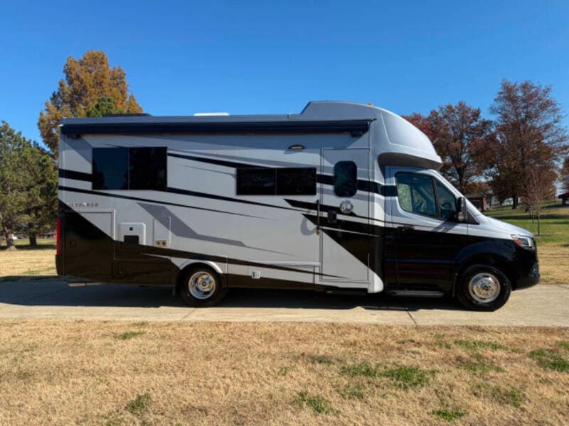 2026 TIFFIN MOTORHOMES 2026 TIFFIN MOTORHOMES Wayfarer - thumbnail 3