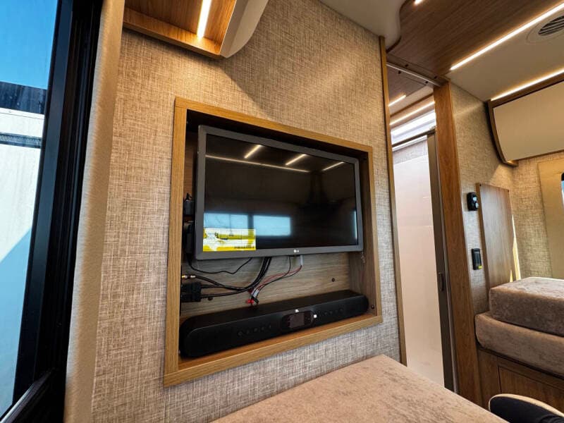 2026 TIFFIN MOTORHOMES 2026 TIFFIN MOTORHOMES Wayfarer - thumbnail 40