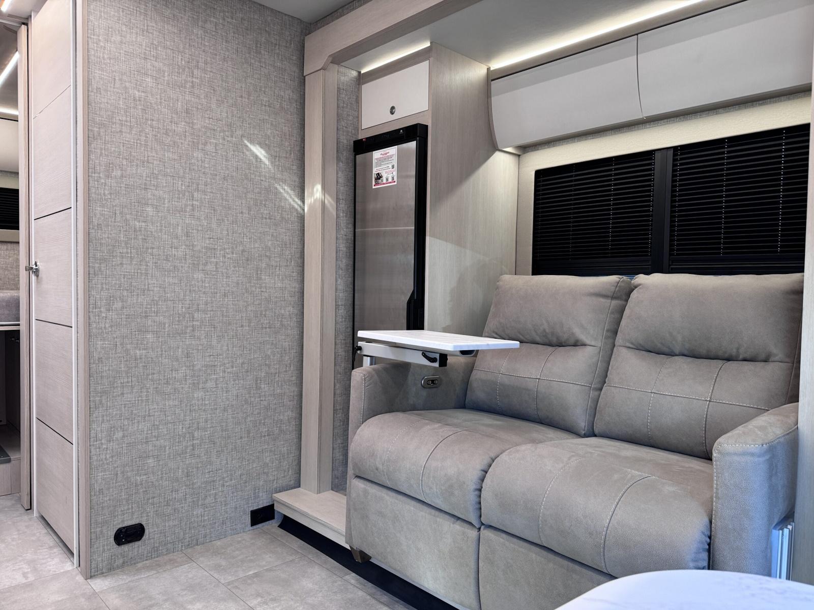 2026 Tiffin Motorhomes 2026 Tiffin Motorhomes Wayfarer - thumbnail 12