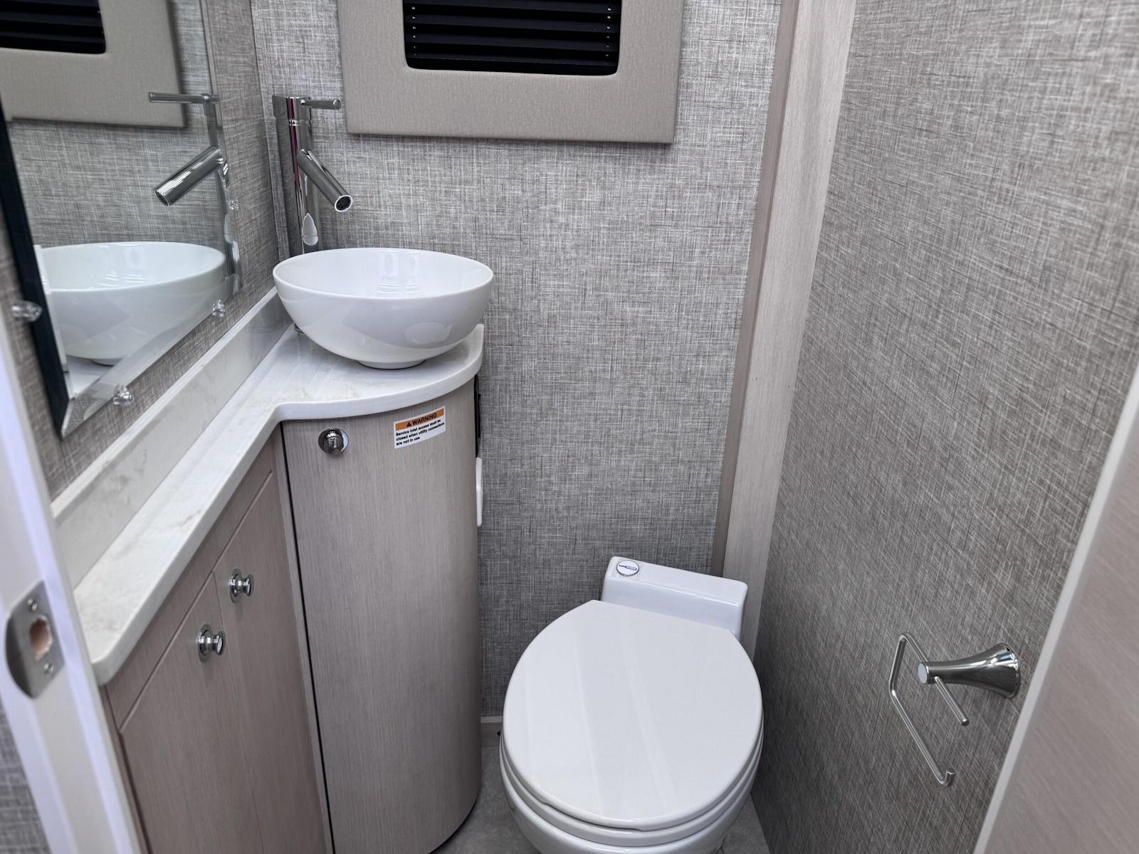 2026 Tiffin Motorhomes 2026 Tiffin Motorhomes Wayfarer - thumbnail 15